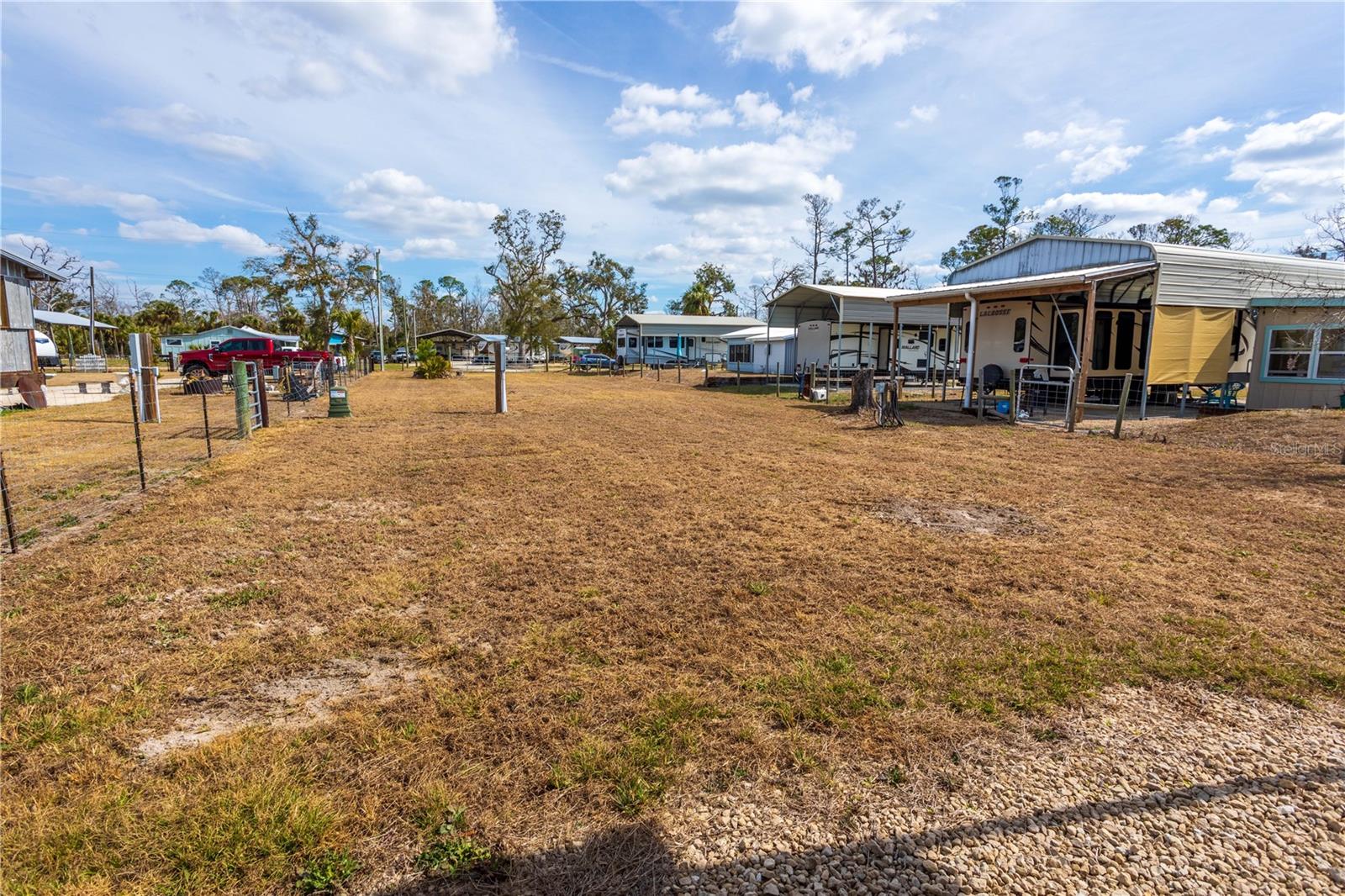 507 4TH ST NW, STEINHATCHEE, FL — photo 37