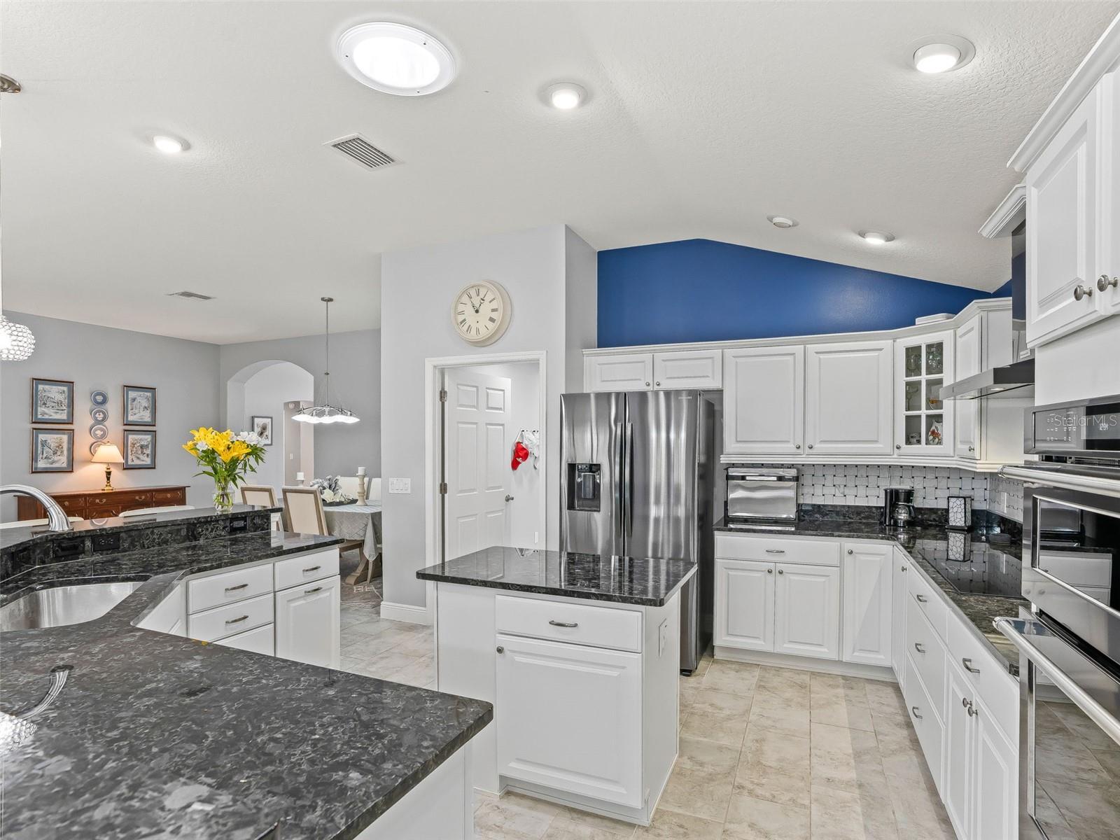 670 WOODBRIDGE WAY, THE VILLAGES, FL — photo 27
