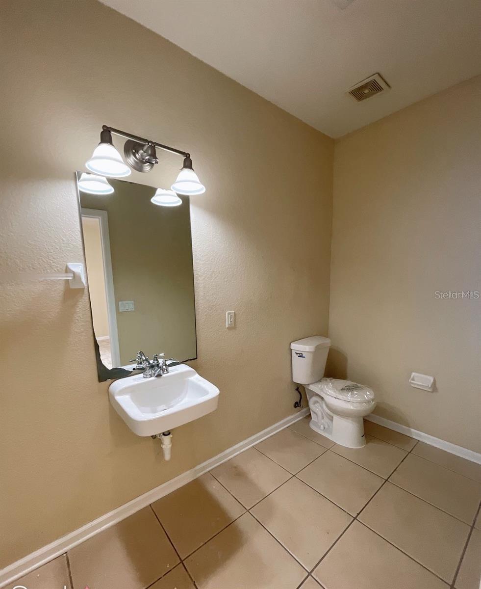 8000 COOL BREEZE DR #105, ORLANDO, FL — photo 11