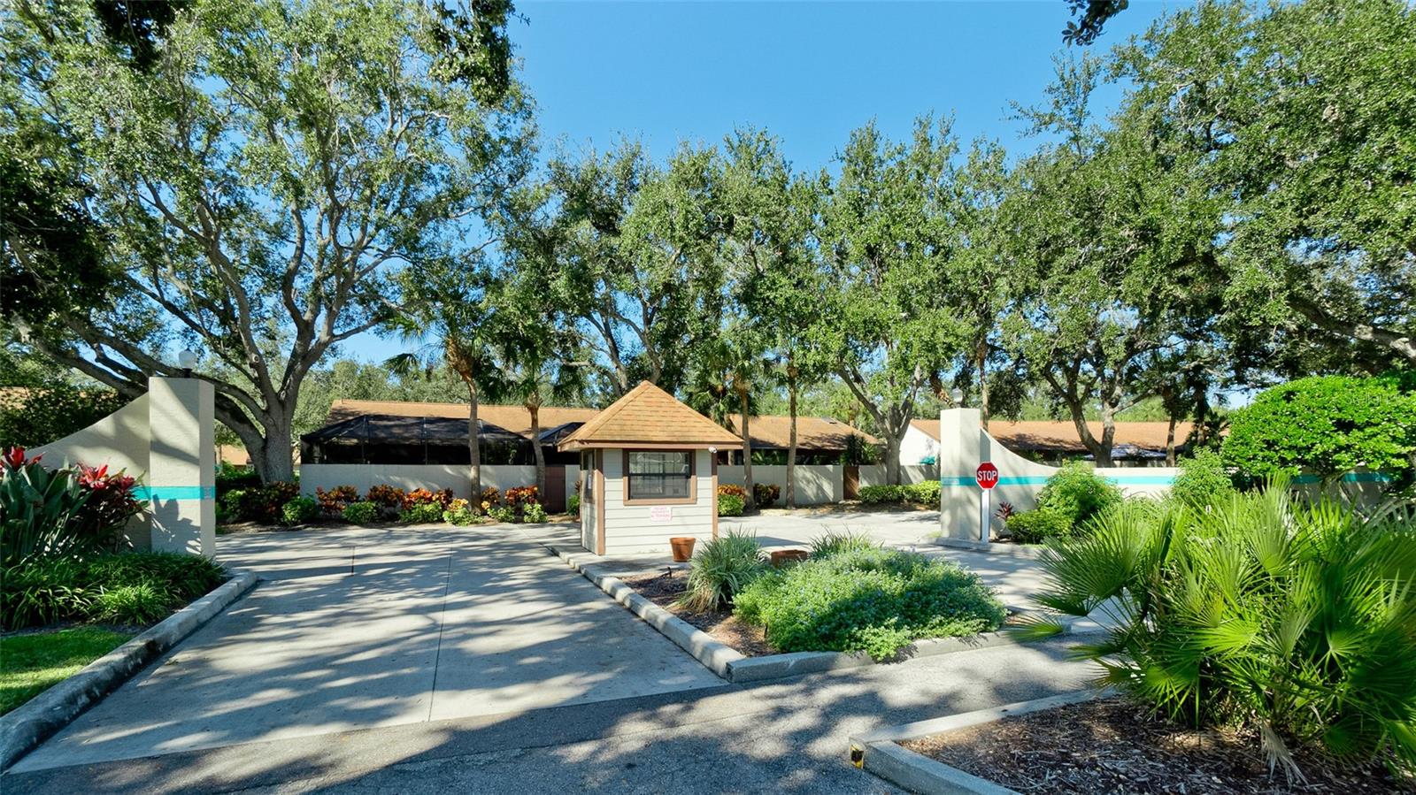 4527 PARK LAKE TER N, BRADENTON, FL — photo 38