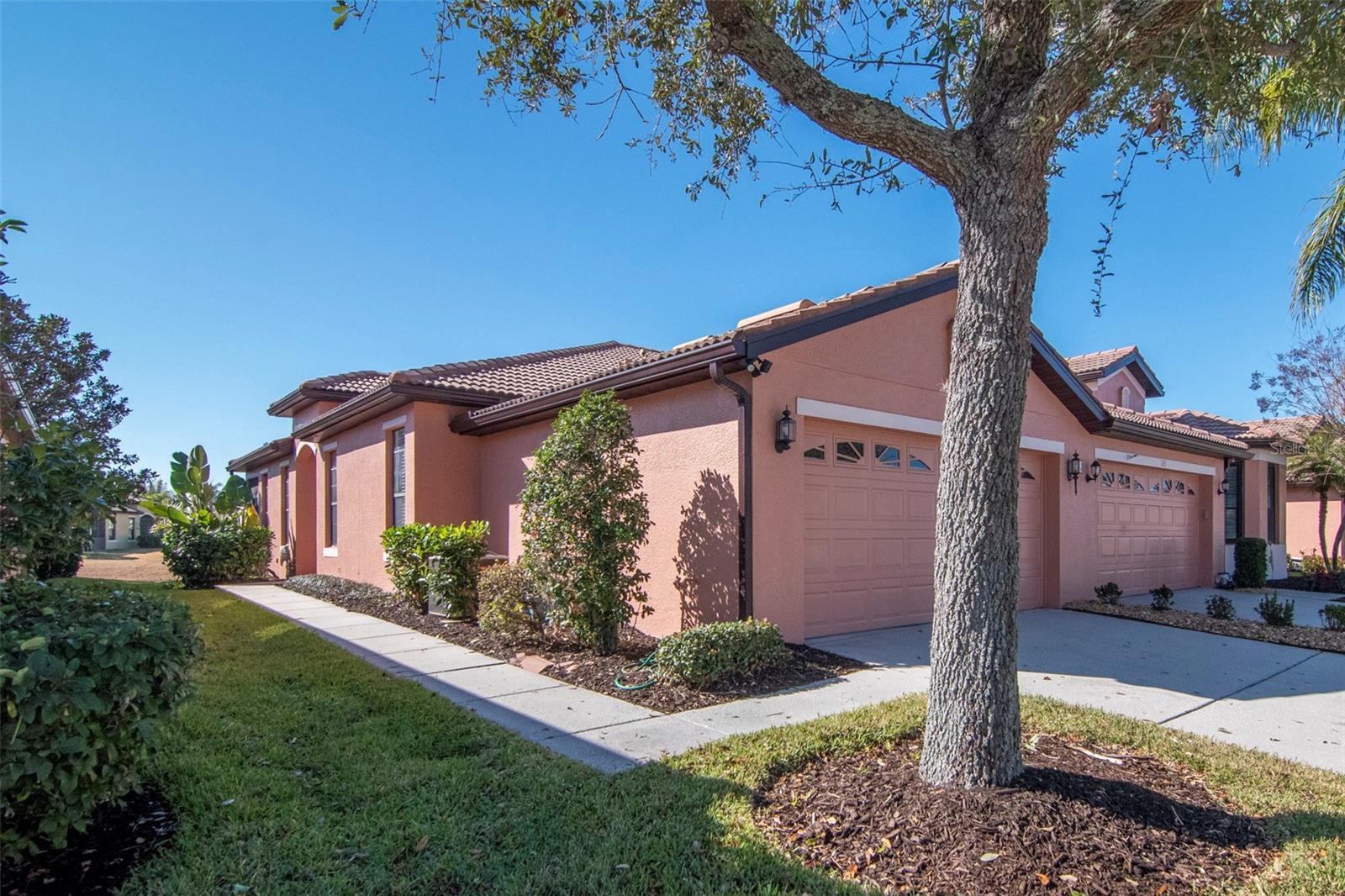 125 SHELL FALLS DR, APOLLO BEACH, FL
