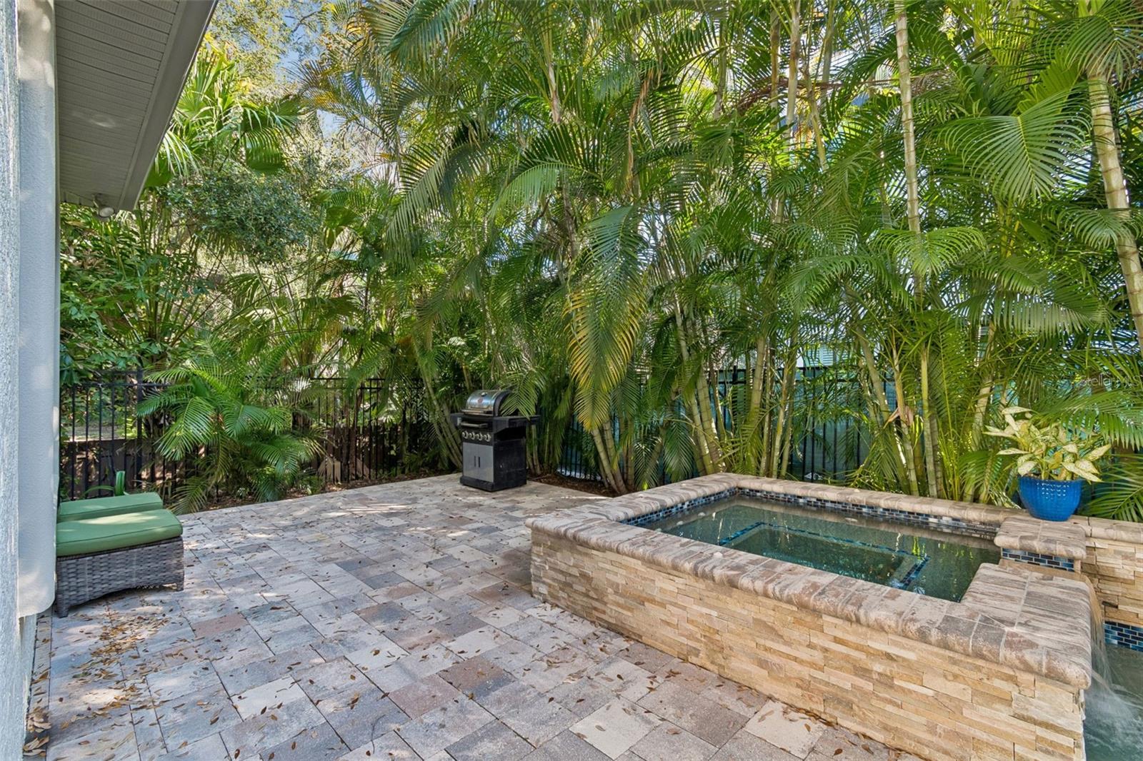 2906 W HAWTHORNE RD, TAMPA, FL — photo 42