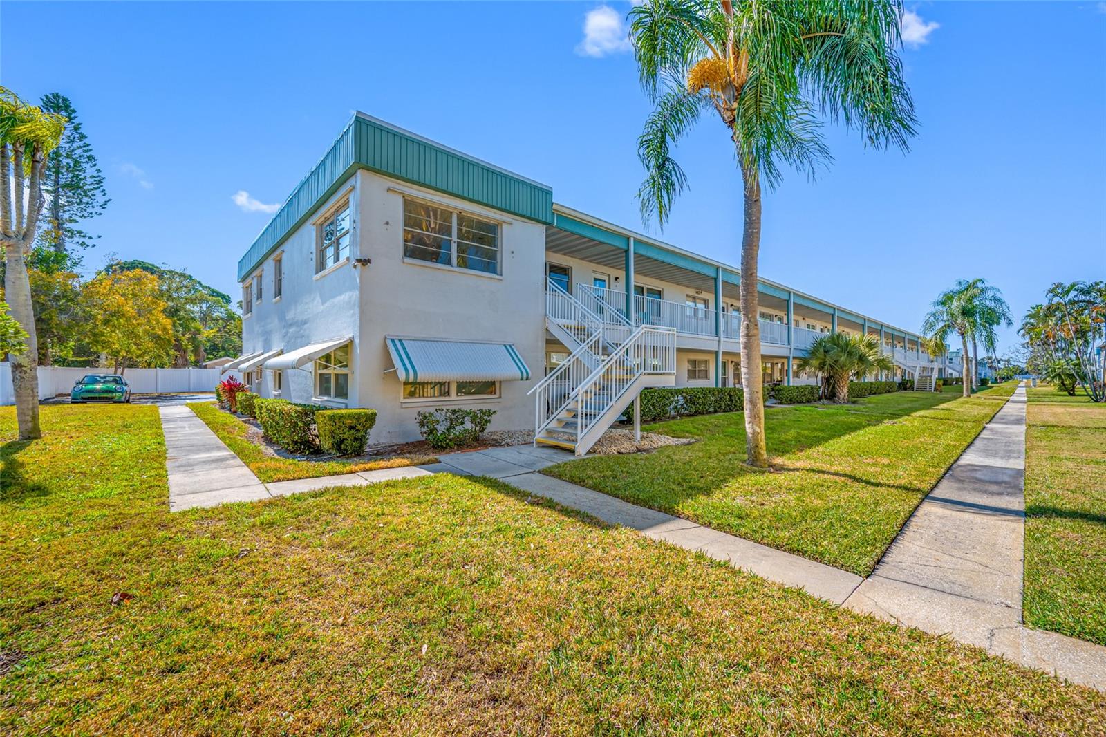 5217 81ST ST N #16, ST PETERSBURG, FL