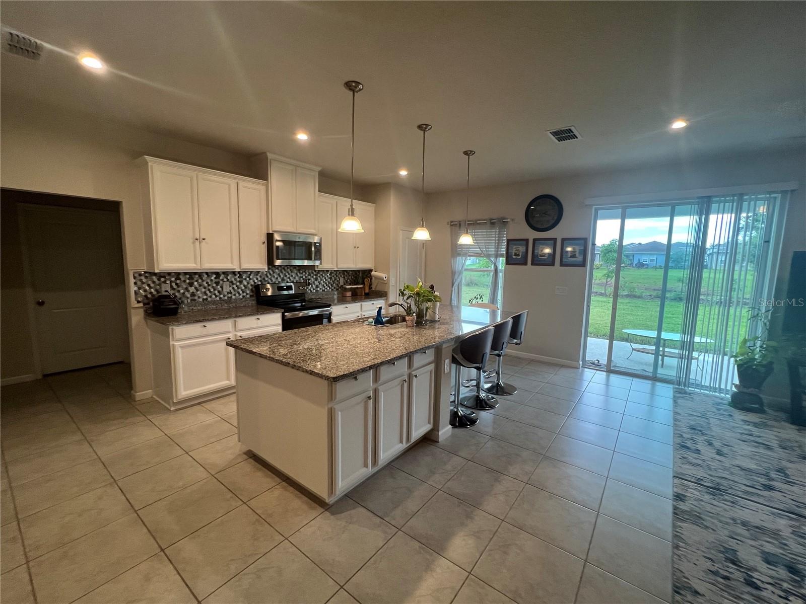 2937 SLOUGH CREEK DR, KISSIMMEE, FL — photo 2