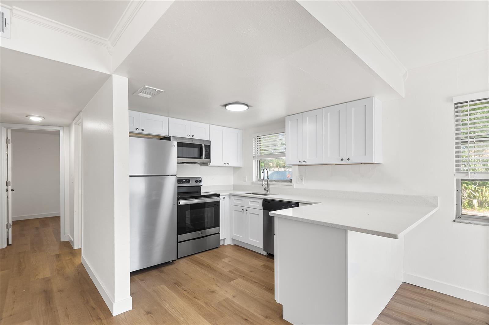 555 62ND ST S #110, ST PETERSBURG, FL — photo 3