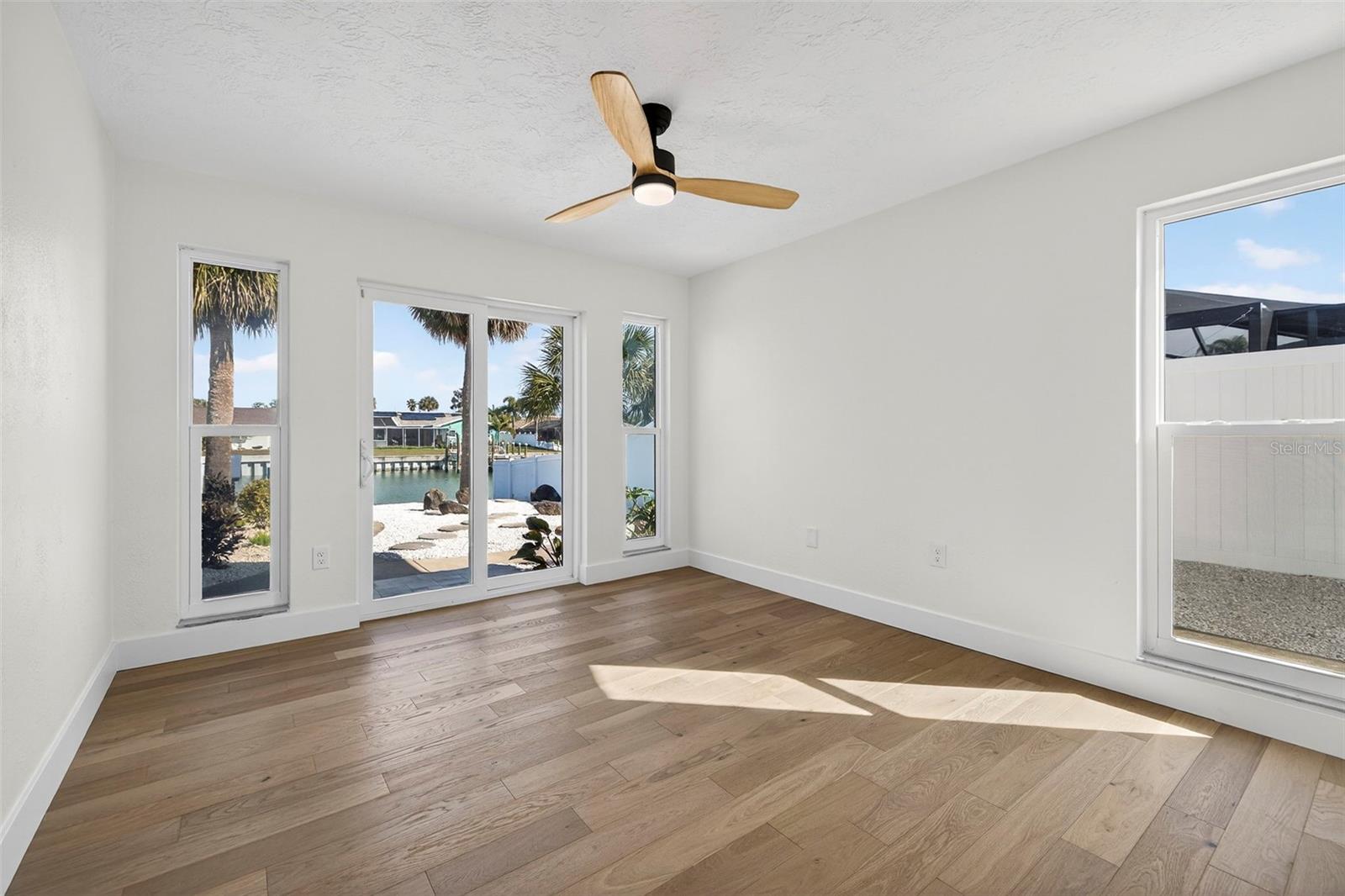 4426 43RD ST S, ST PETERSBURG, FL — photo 37