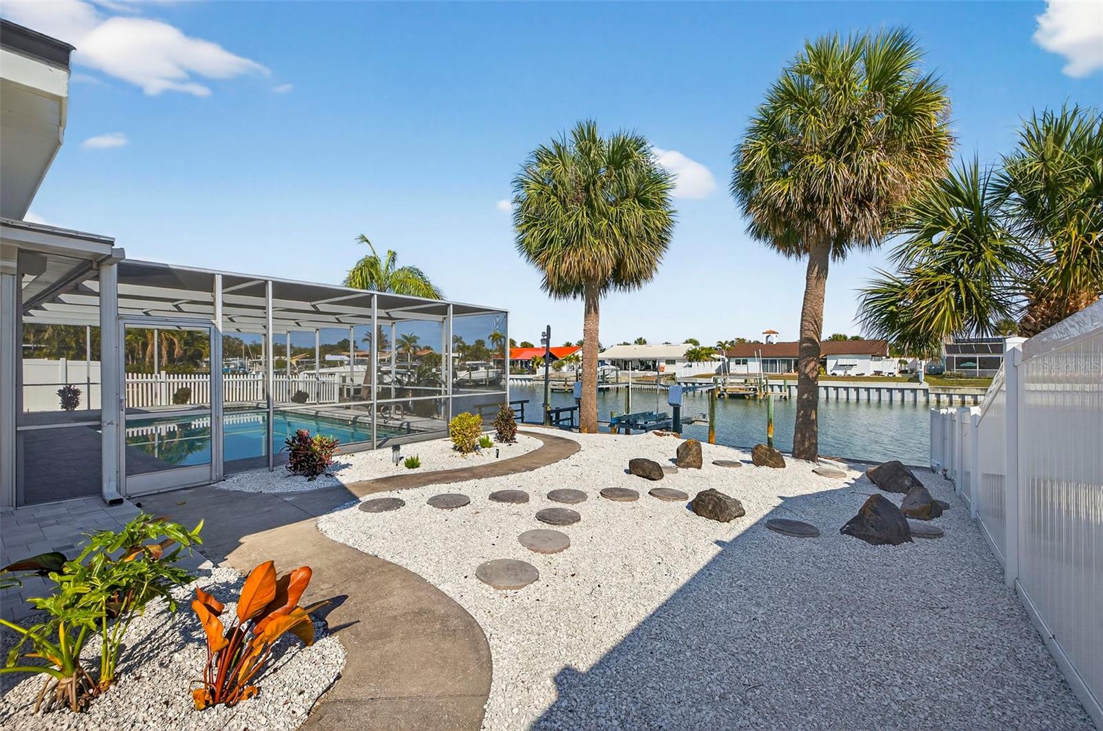 4426 43RD ST S, ST PETERSBURG, FL — photo 42