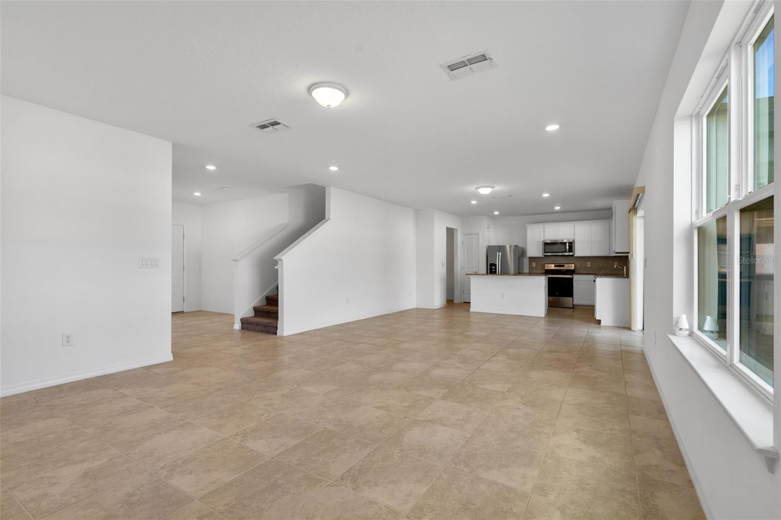9644 SUMMERS CAY CIR, THONOTOSASSA, FL — photo 12