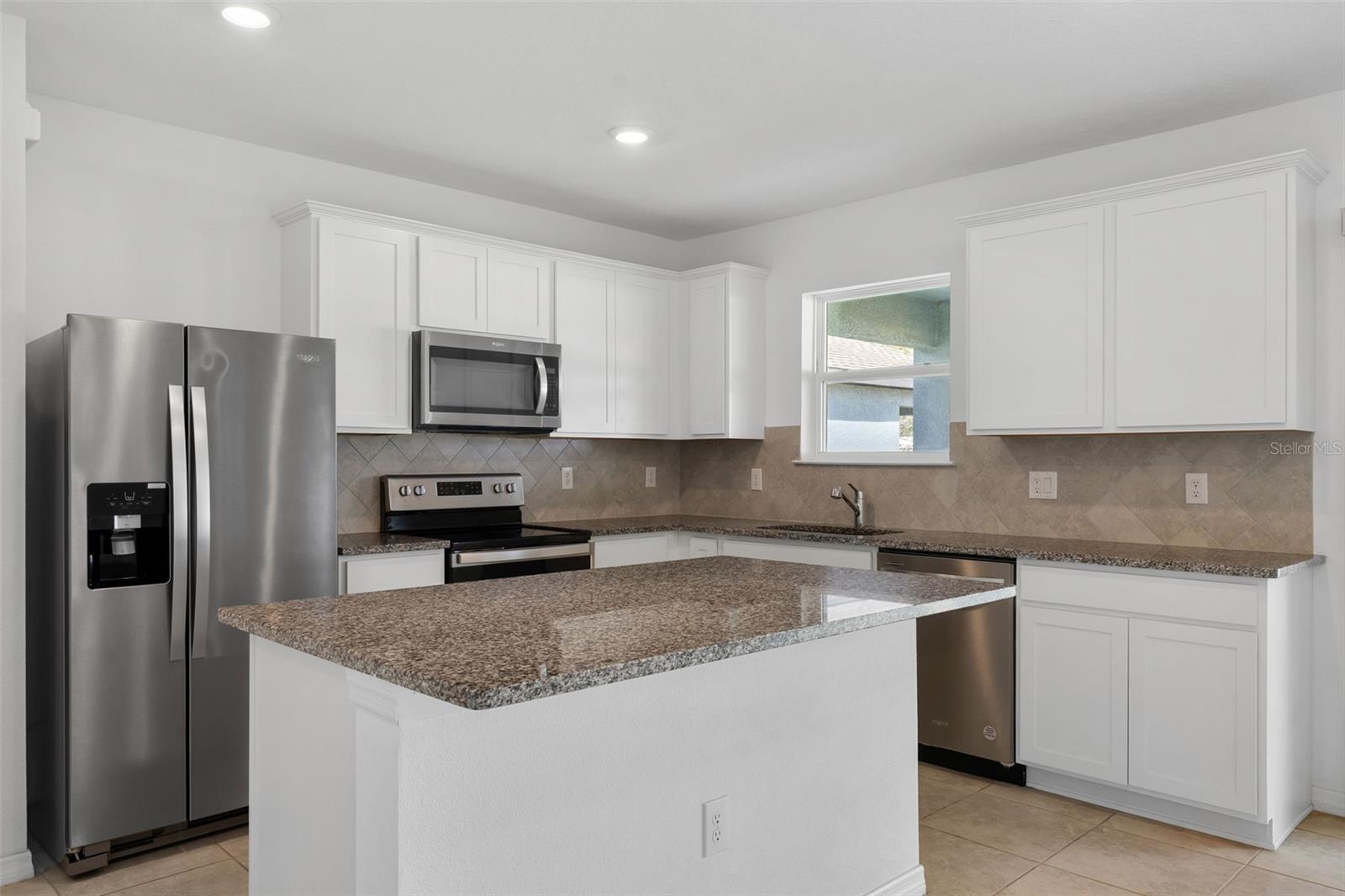 9644 SUMMERS CAY CIR, THONOTOSASSA, FL — photo 14