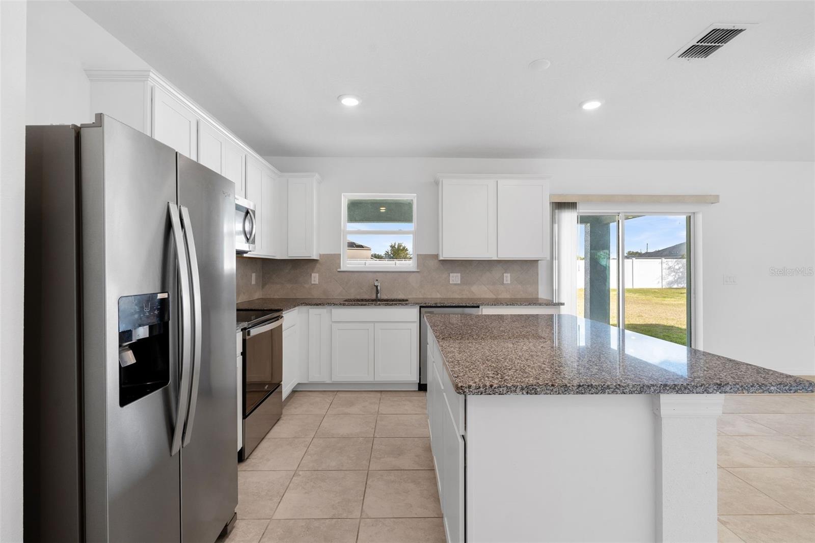9644 SUMMERS CAY CIR, THONOTOSASSA, FL — photo 16