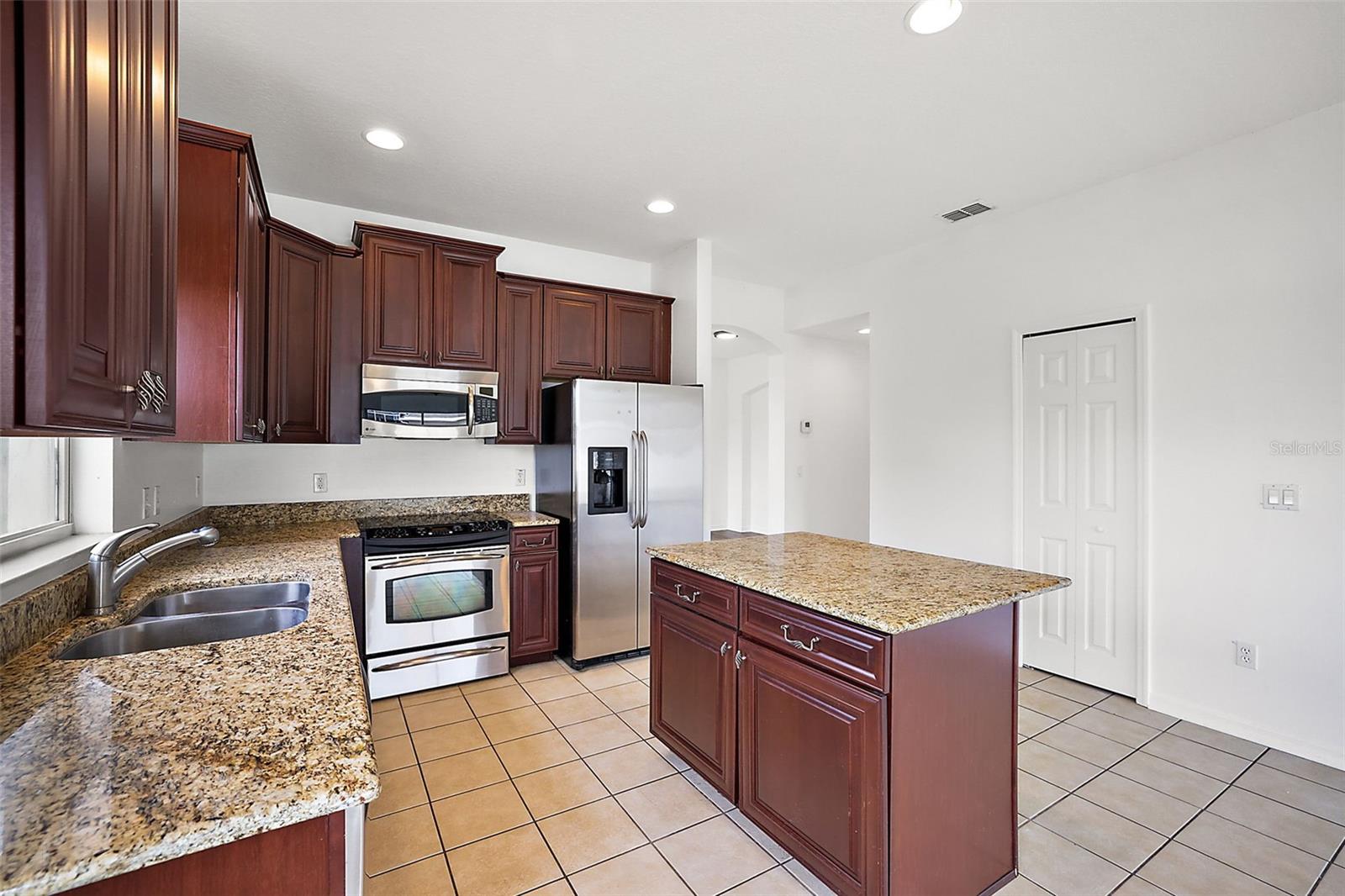 401 GRASSY KEY WAY, GROVELAND, FL — photo 37