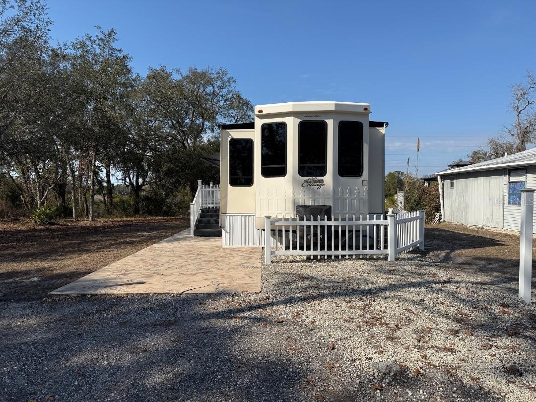 9265 GRIZZLY BEAR LN, WEEKI WACHEE, FL — photo 2