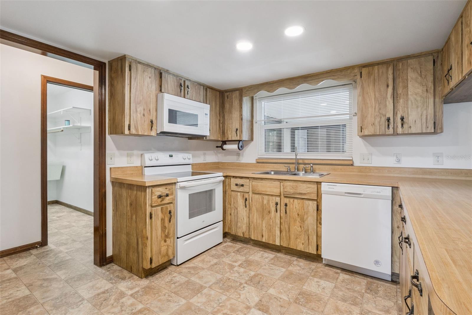 35025 RAINTREE DR, FRUITLAND PARK, FL — photo 16