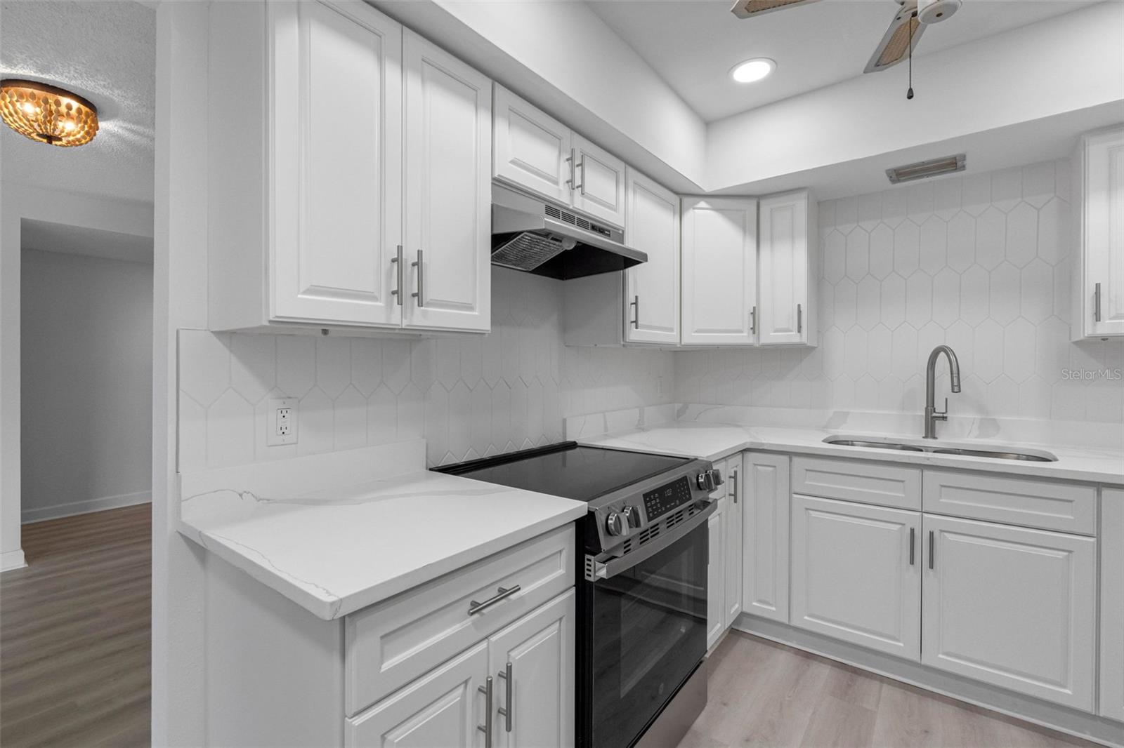 1451 GULF BLVD #101, CLEARWATER BEACH, FL — photo 8
