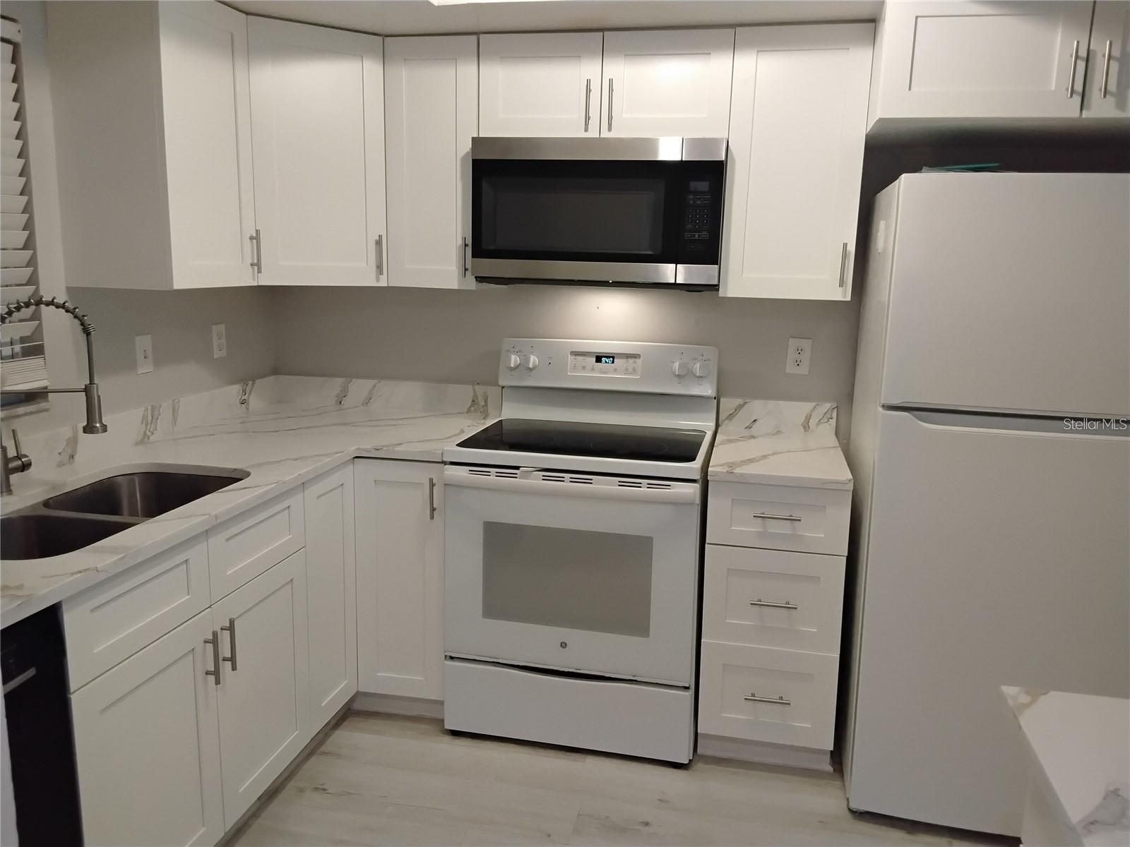 1100 E BAY DR #82, LARGO, FL — photo 3