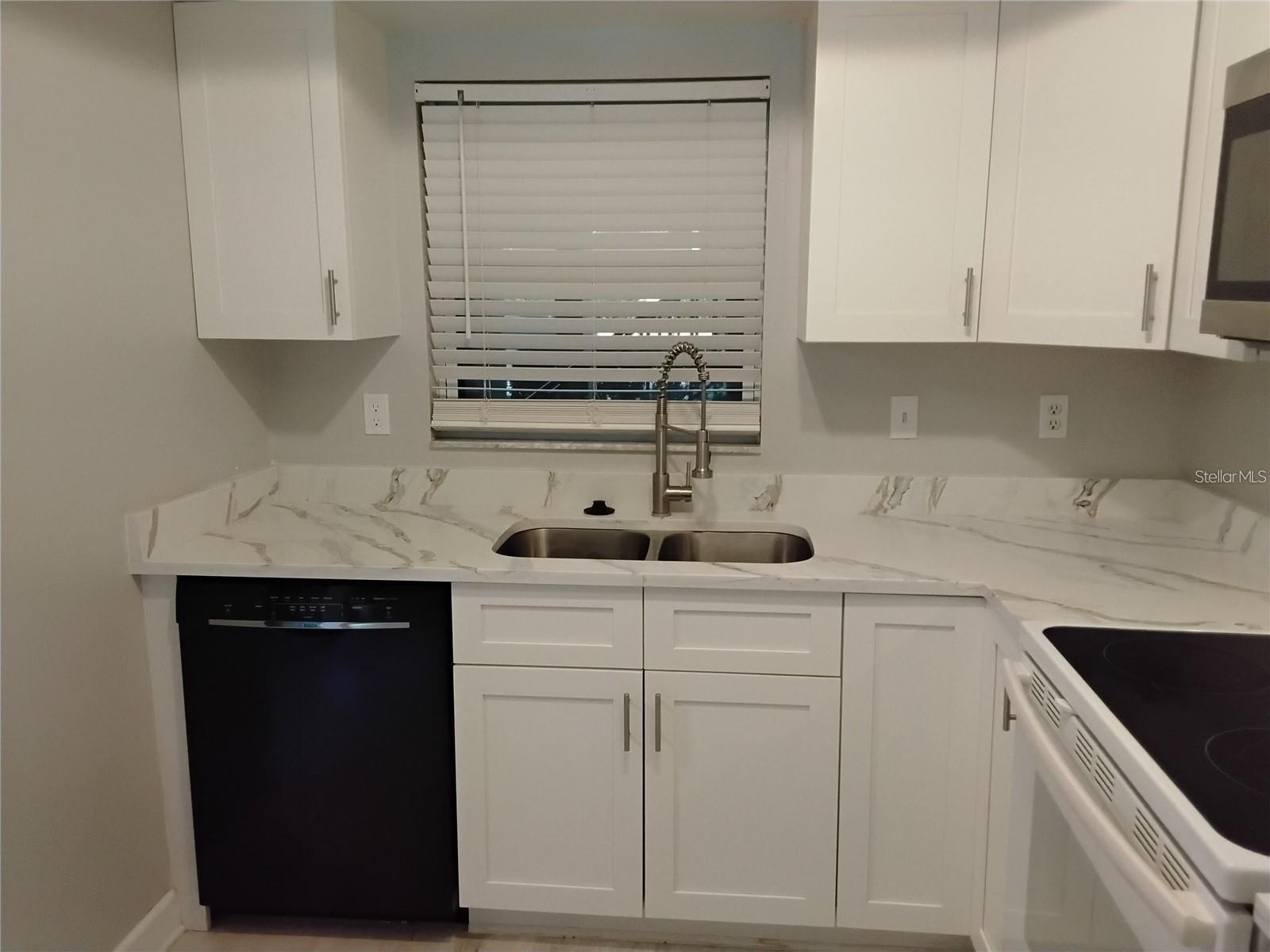 1100 E BAY DR #82, LARGO, FL — photo 4