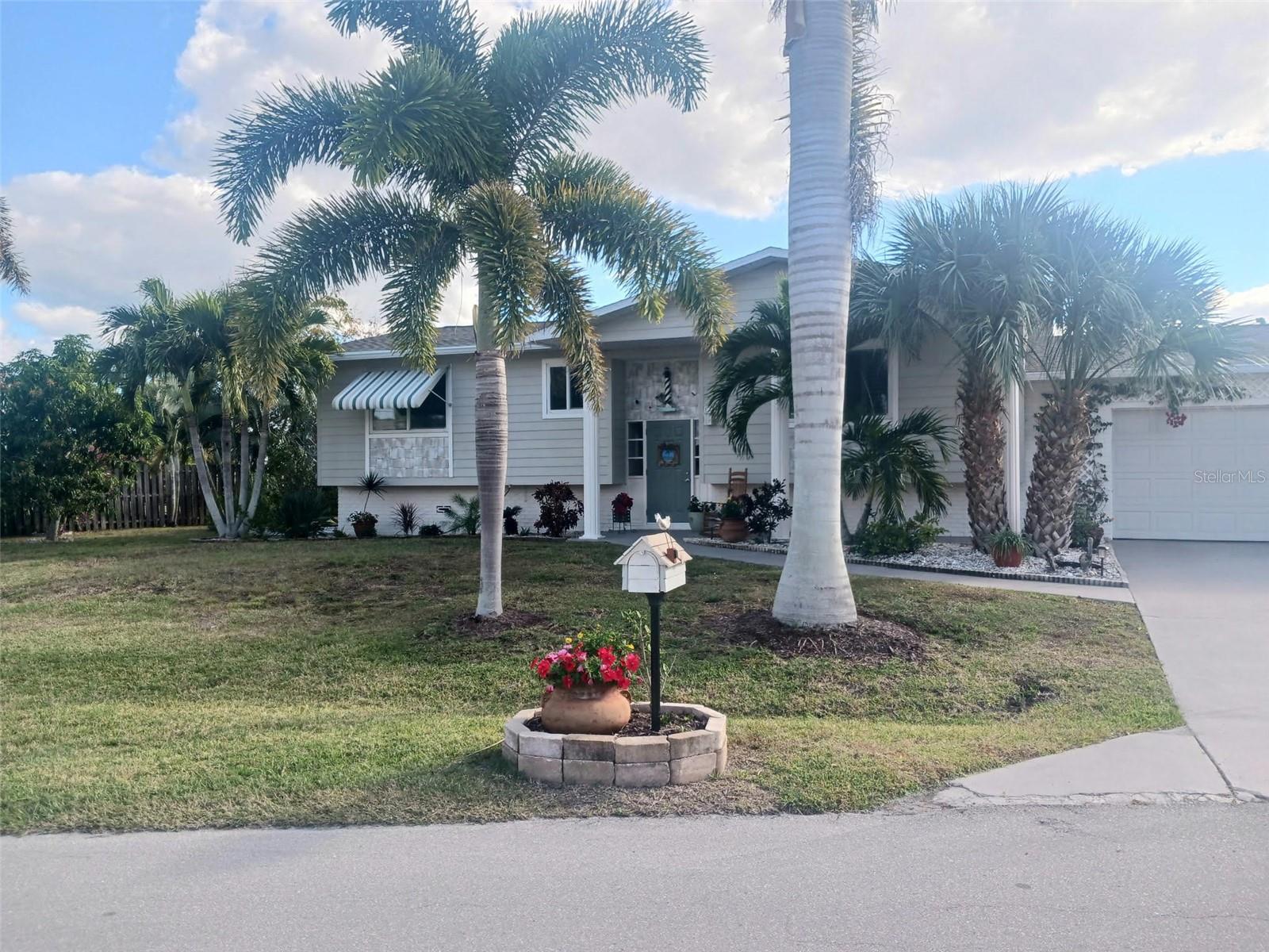 621 STURGEON PL, PUNTA GORDA, FL