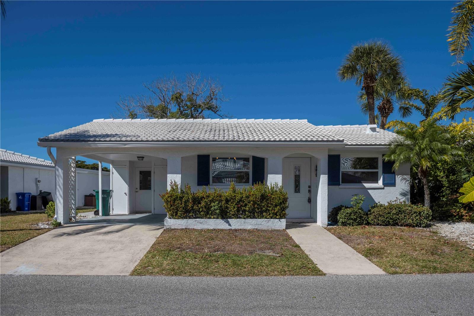 563 SPANISH DR S, LONGBOAT KEY, FL