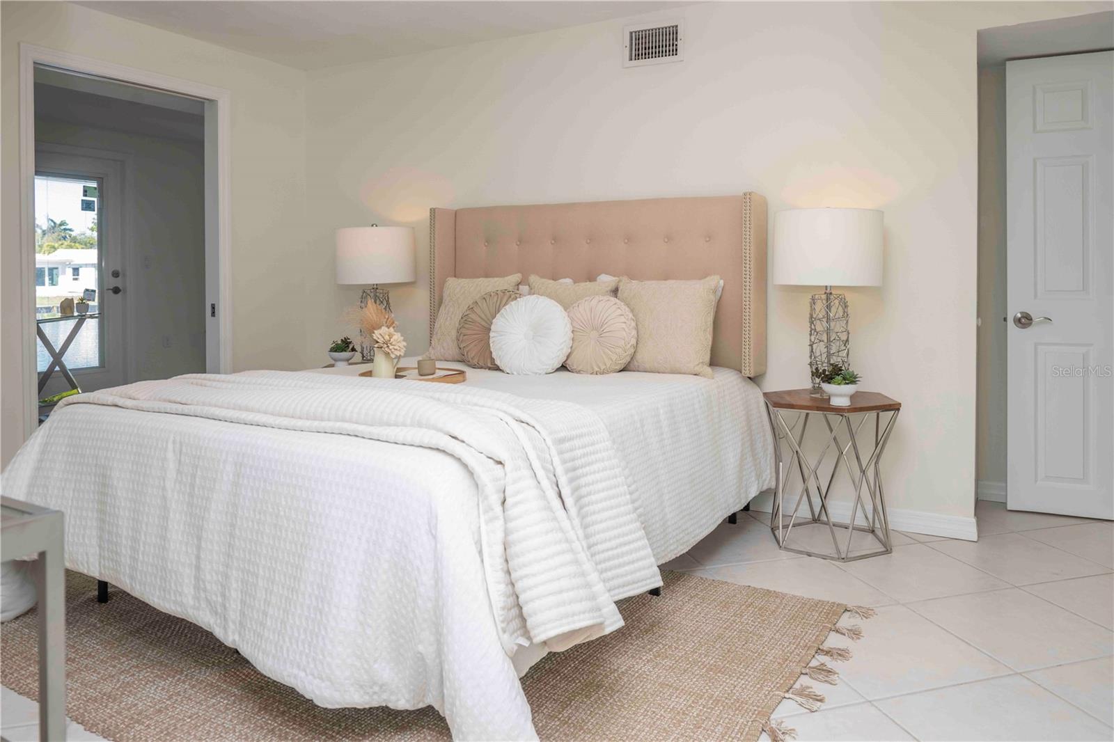 563 SPANISH DR S, LONGBOAT KEY, FL — photo 14