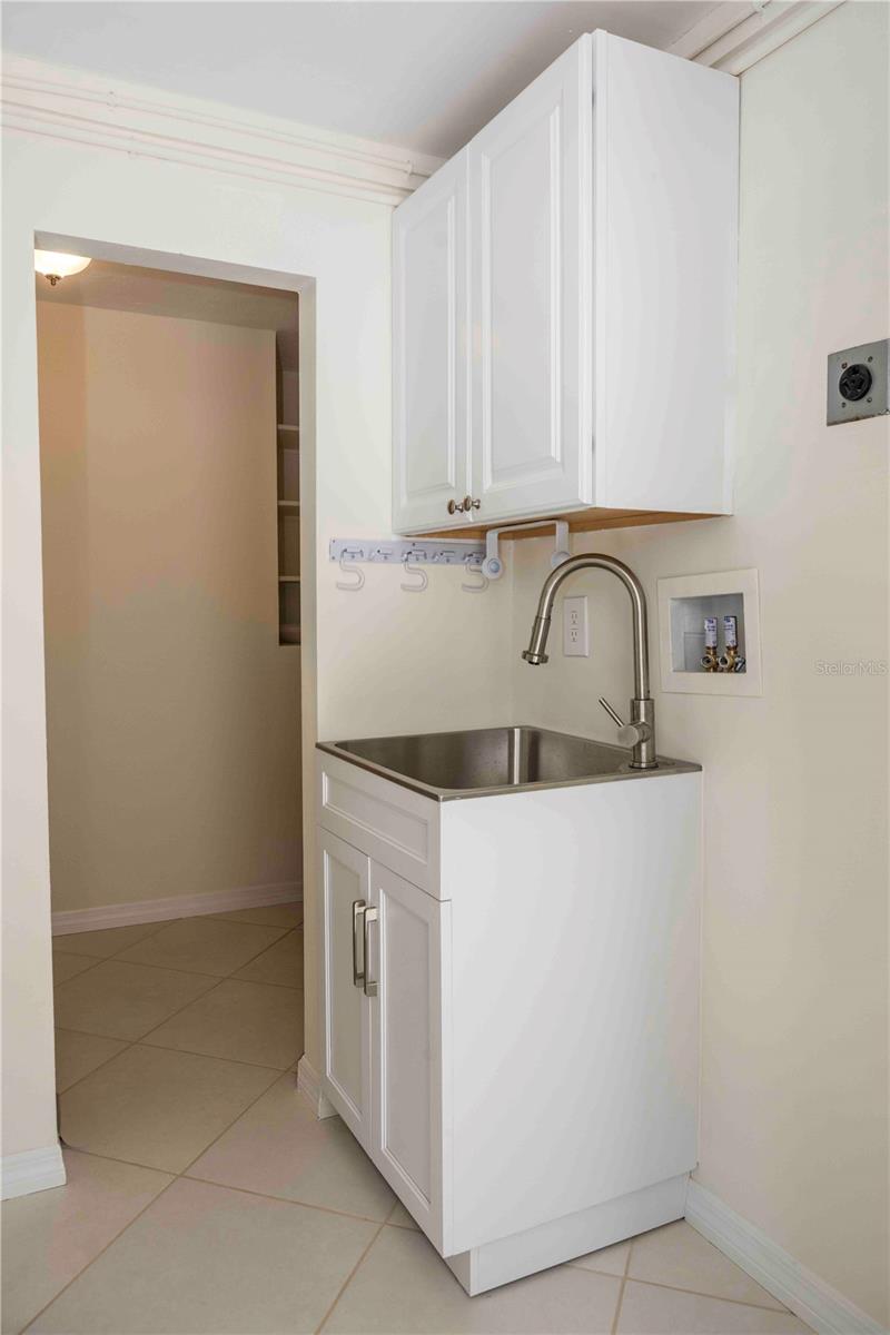 563 SPANISH DR S, LONGBOAT KEY, FL — photo 28