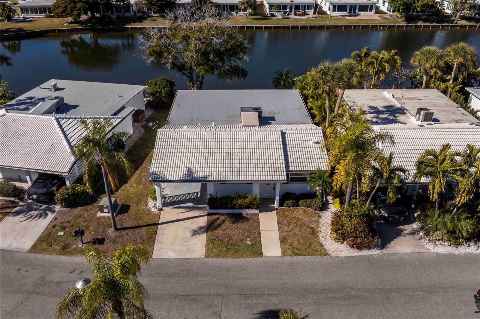 563 SPANISH DR S, LONGBOAT KEY, FL — photo 35