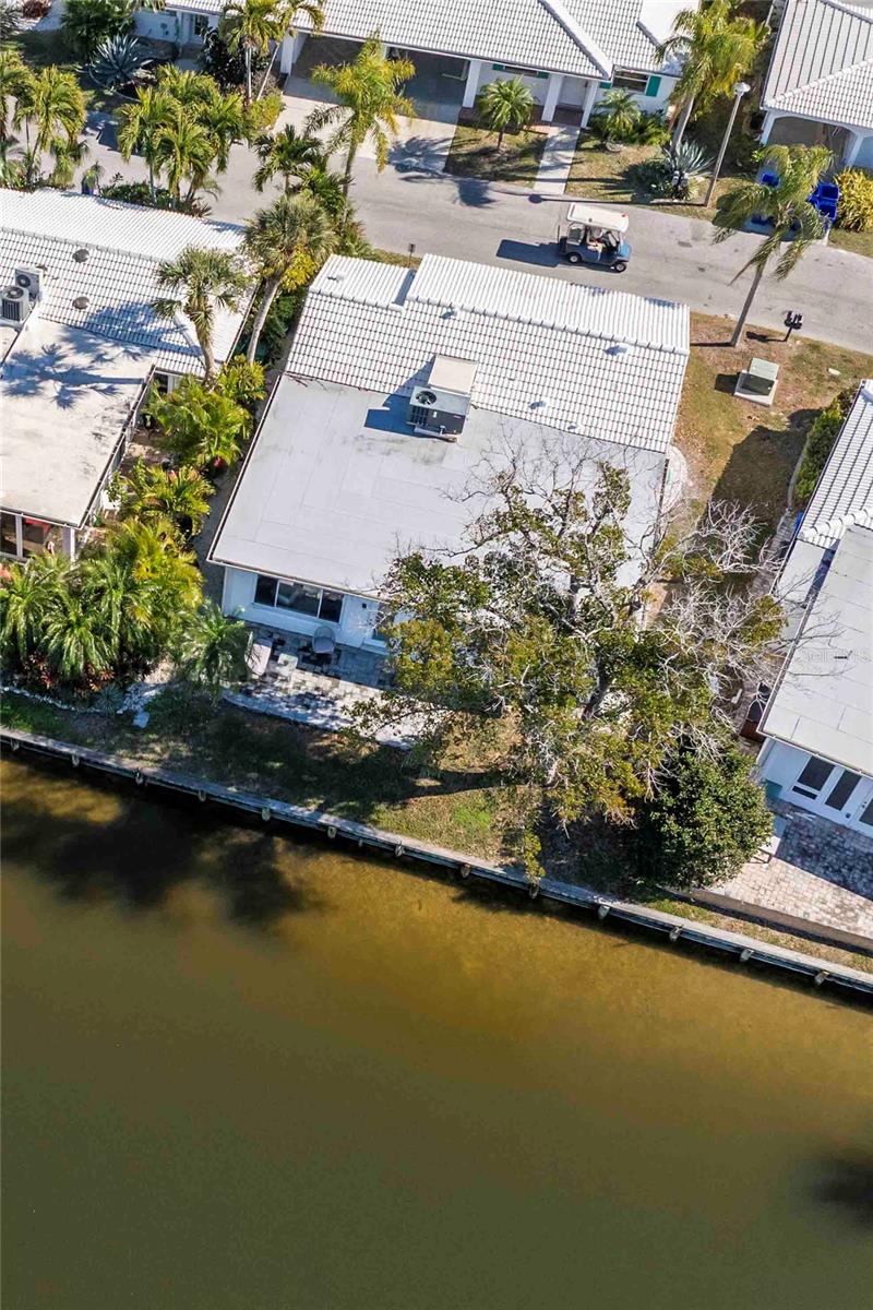563 SPANISH DR S, LONGBOAT KEY, FL — photo 37
