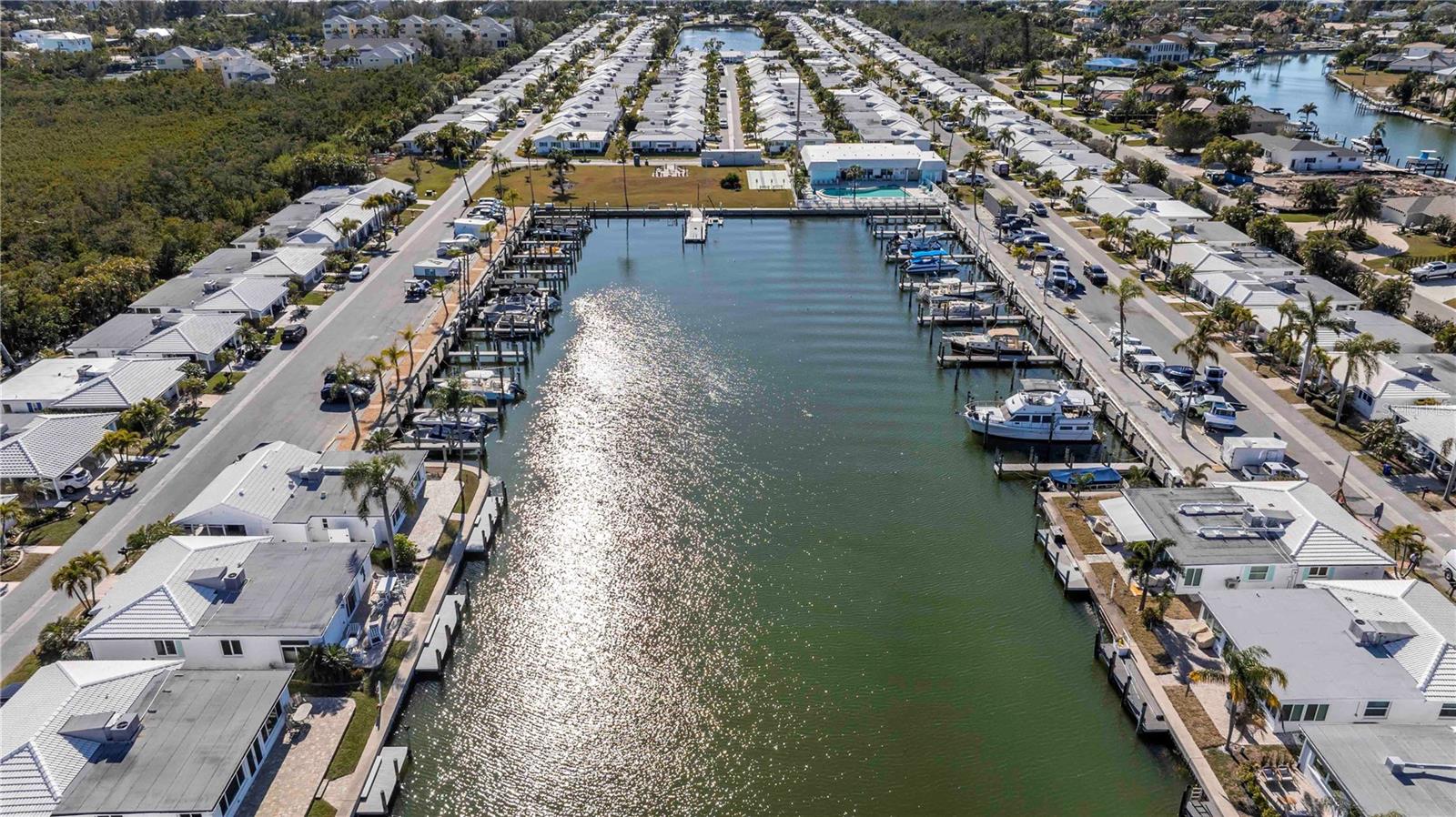 563 SPANISH DR S, LONGBOAT KEY, FL — photo 43