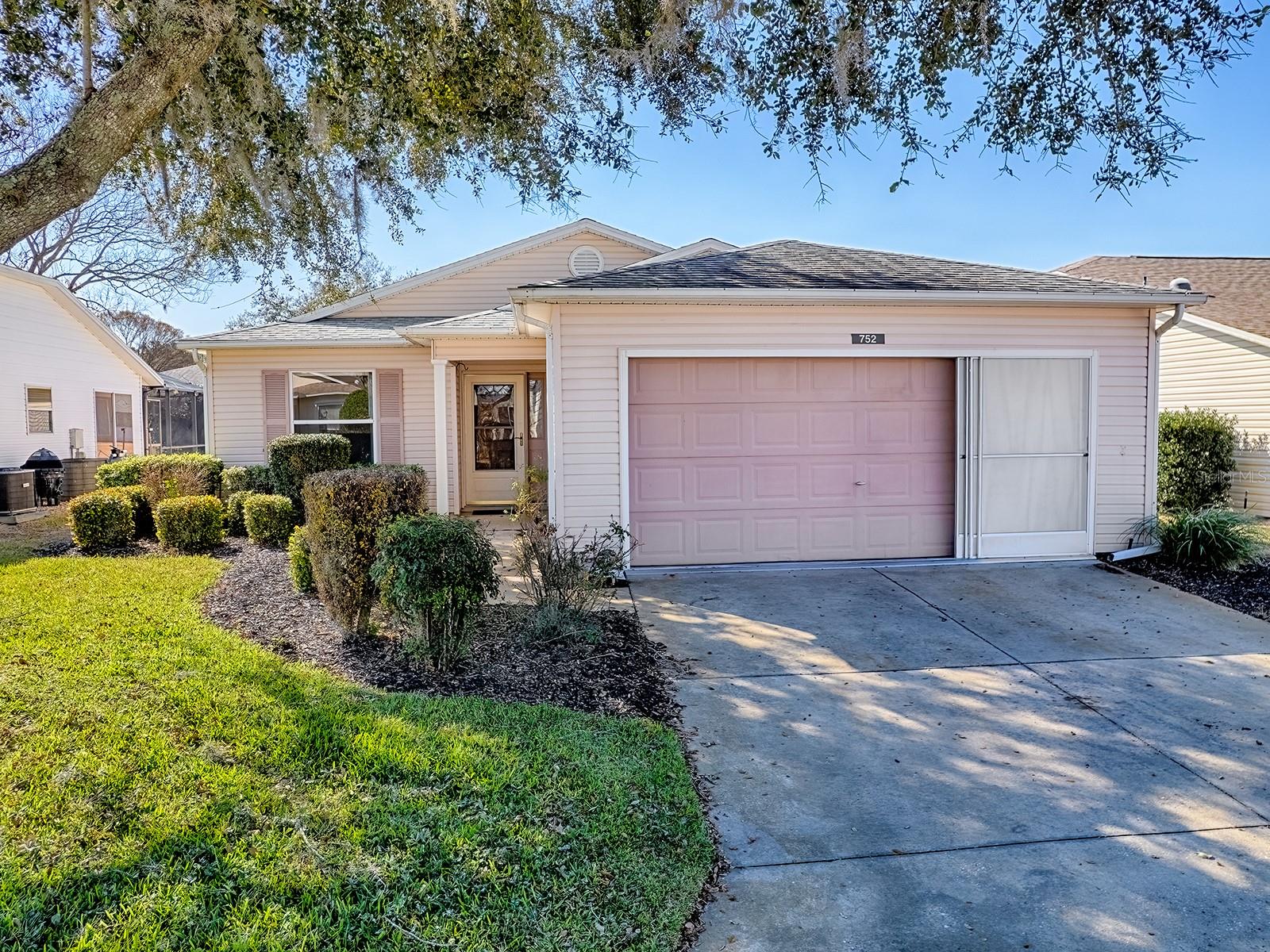 752 OLD OAKS LN, LEESBURG, FL — photo 4