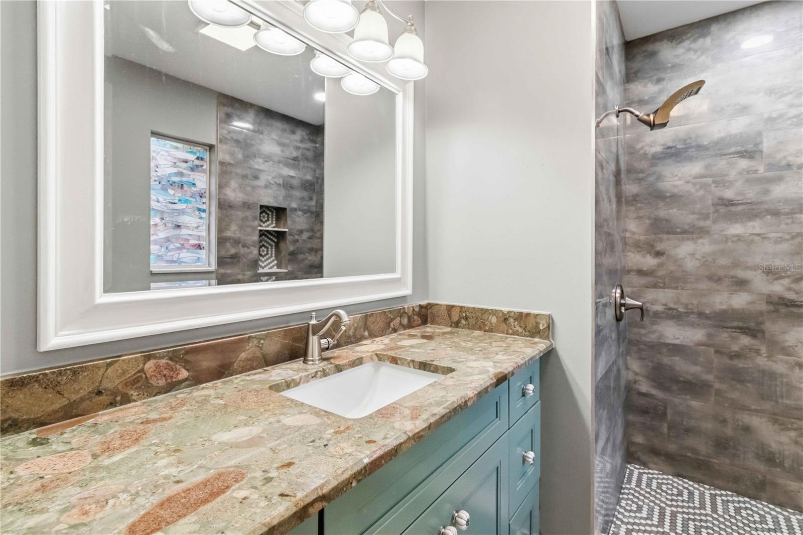 5304 ROSECREST CIR, TAMPA, FL — photo 10