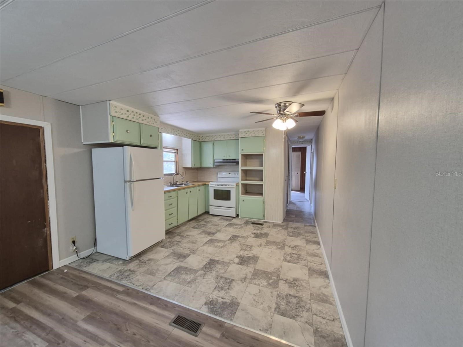 18565 SE 24TH LN, OCKLAWAHA, FL — photo 13