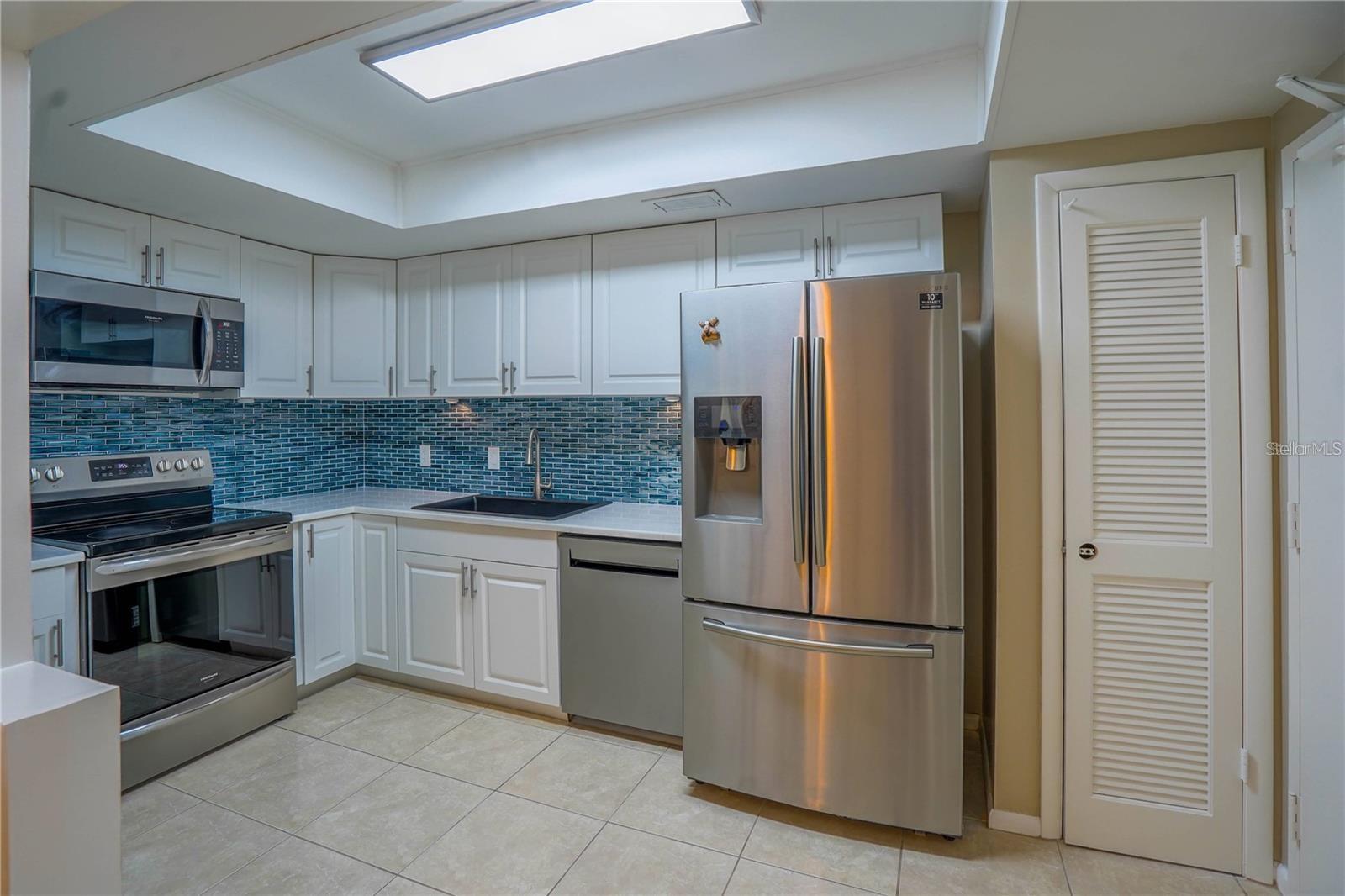 7100 SUNSHINE SKYWAY LN S #201, ST PETERSBURG, FL — photo 25