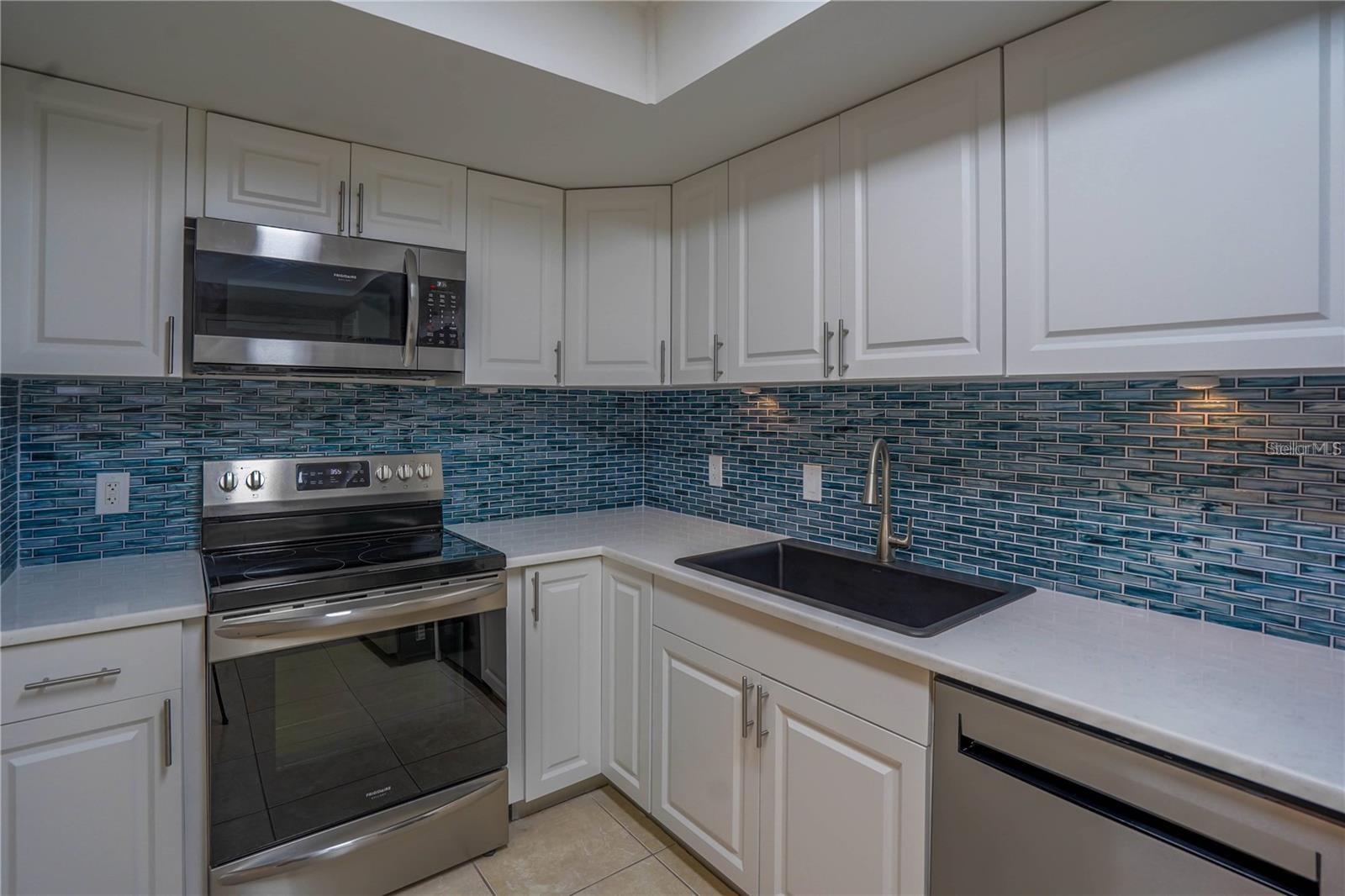 7100 SUNSHINE SKYWAY LN S #201, ST PETERSBURG, FL — photo 28
