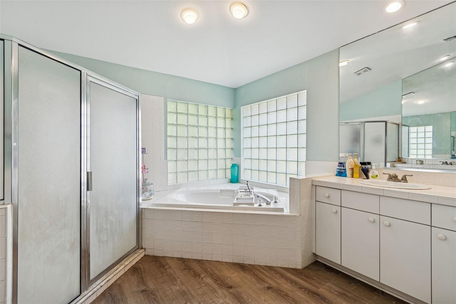16711 LONGLEAT DR, LUTZ, FL — photo 30