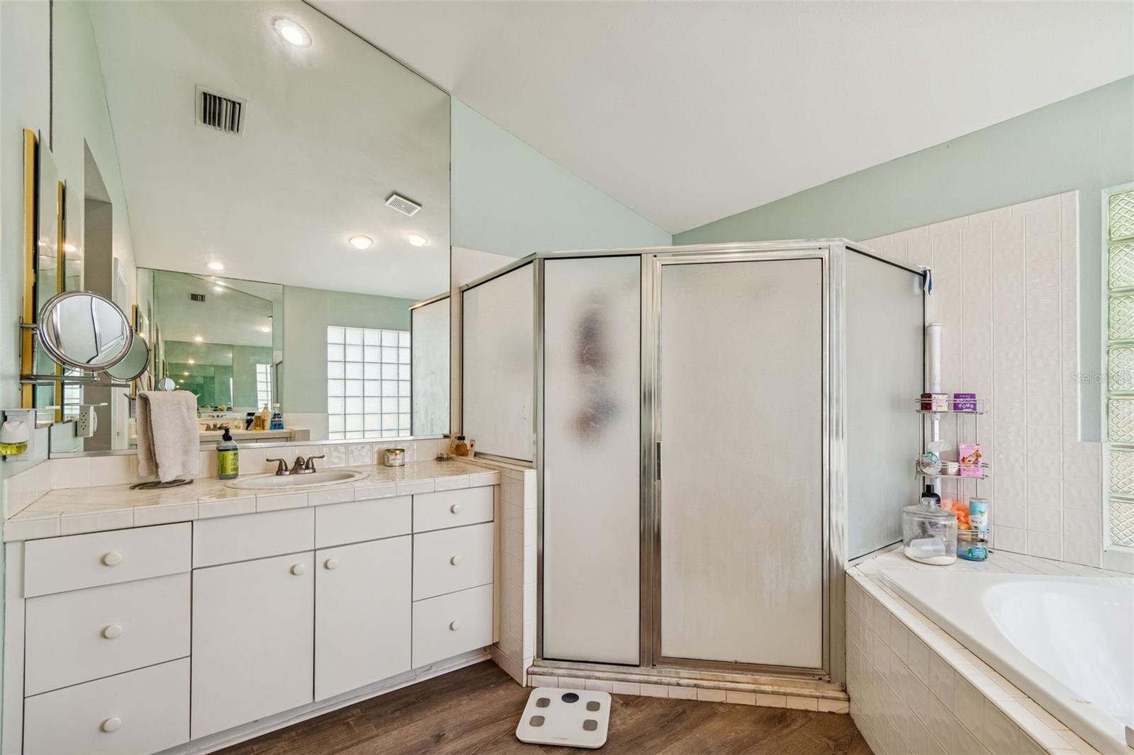 16711 LONGLEAT DR, LUTZ, FL — photo 33