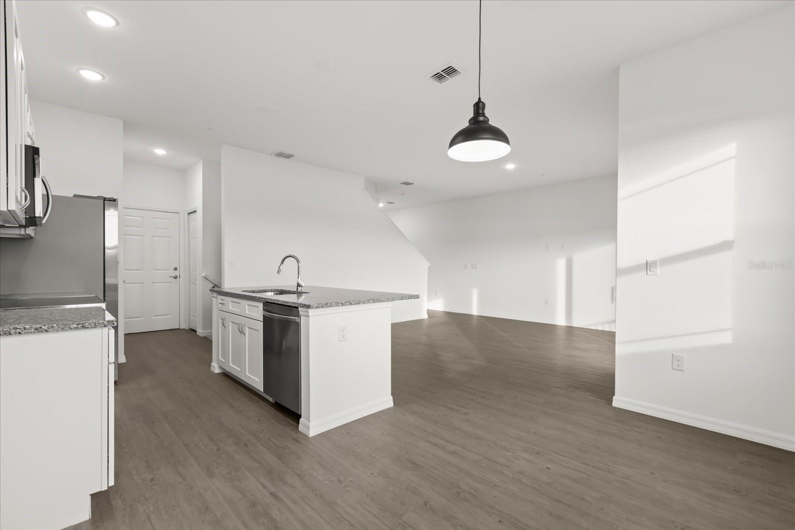 925 LAKEFRONT VILLAGE DR, CLERMONT, FL — photo 15
