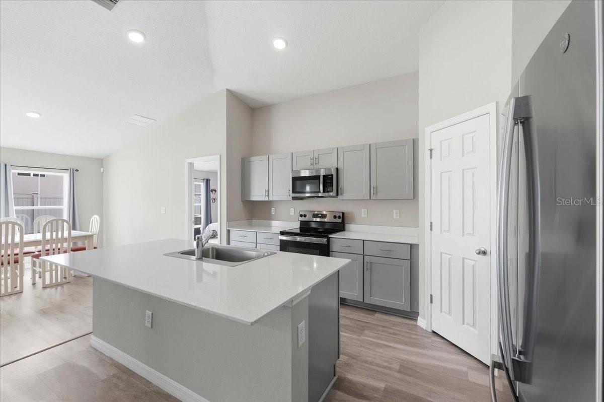 5944 SLATE ROCK DR, LAKELAND, FL — photo 9