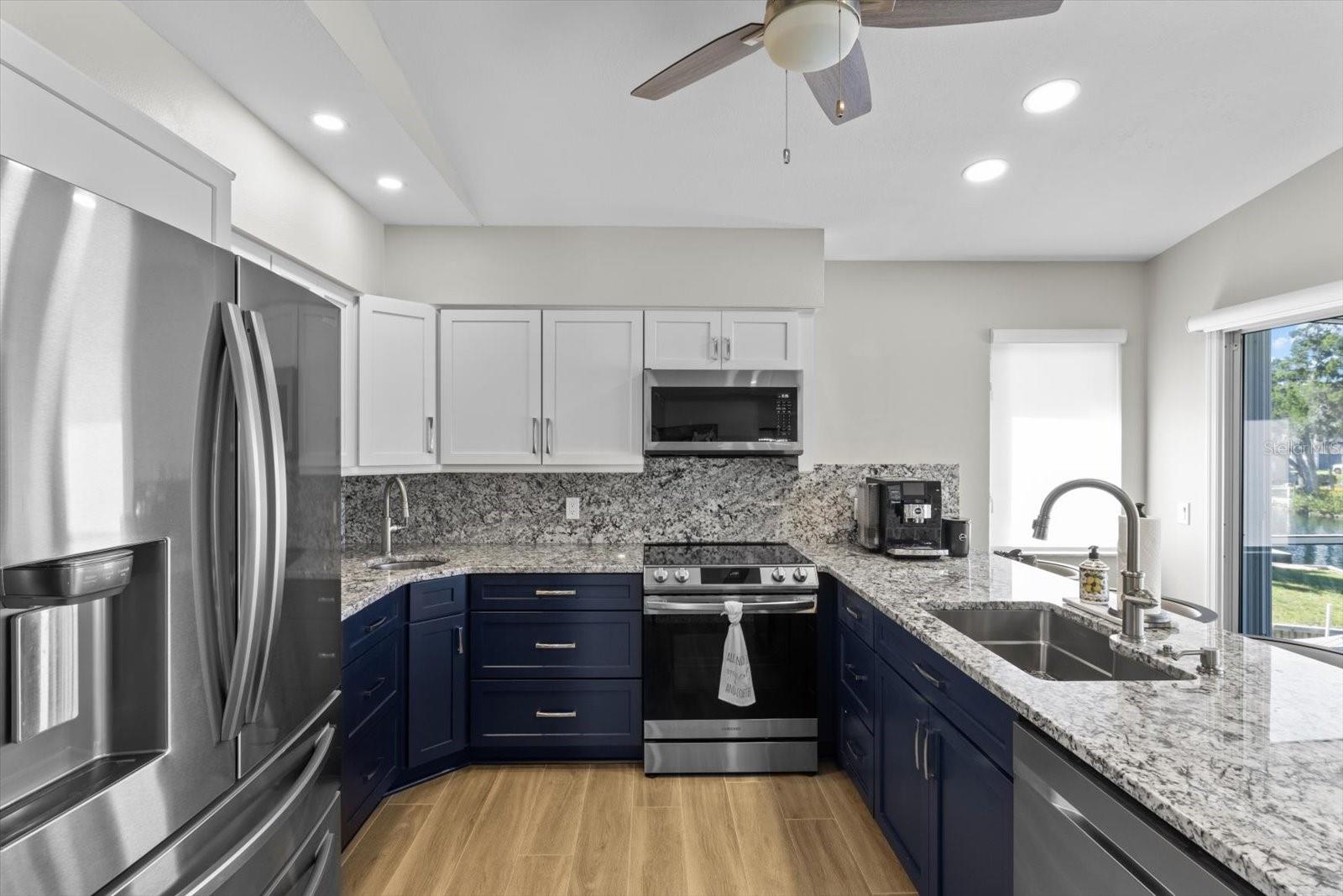 7305 TROPICAL DR, WEEKI WACHEE, FL — photo 9