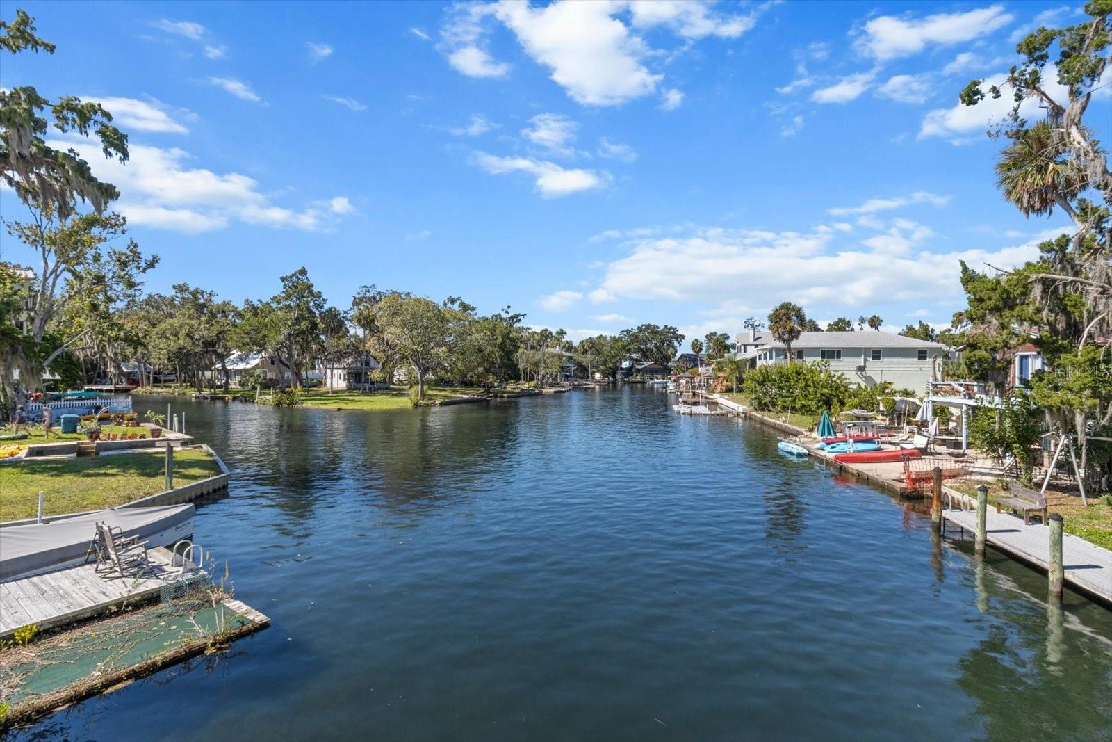 7305 TROPICAL DR, WEEKI WACHEE, FL — photo 37