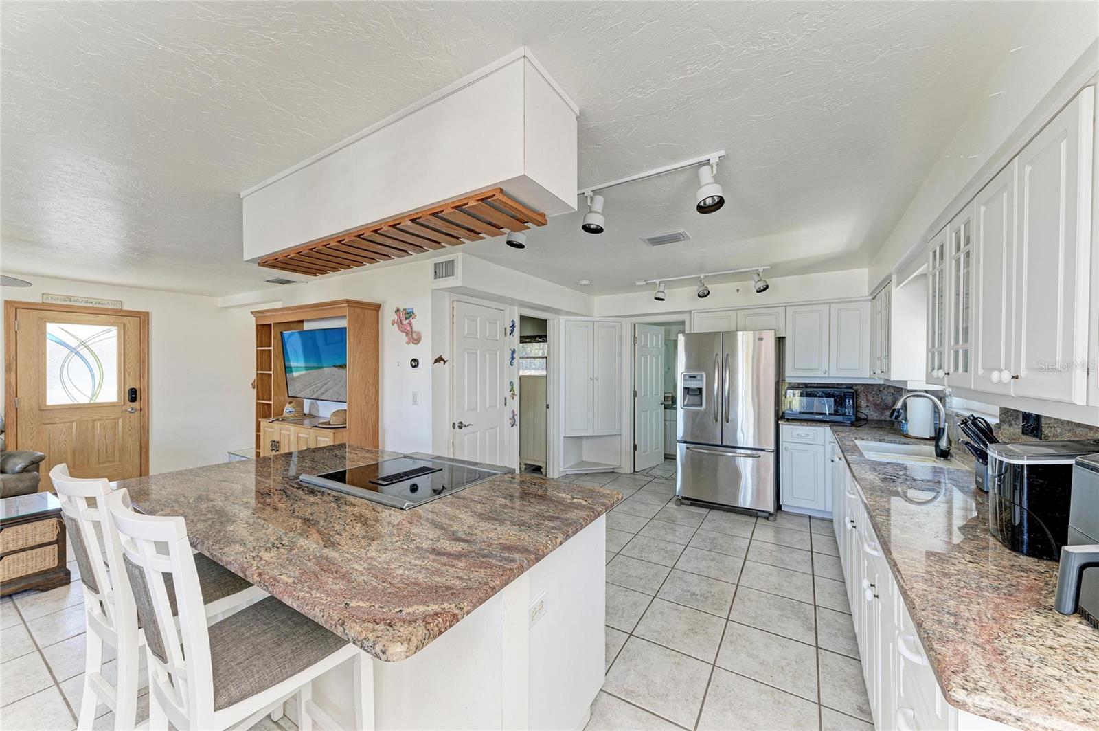872 NORTH SHORE DR, ANNA MARIA, FL — photo 11