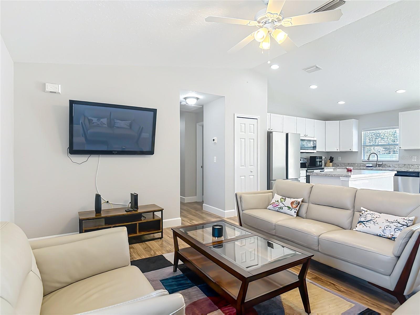 640 CHESTNUT AVE, ORANGE CITY, FL — photo 9