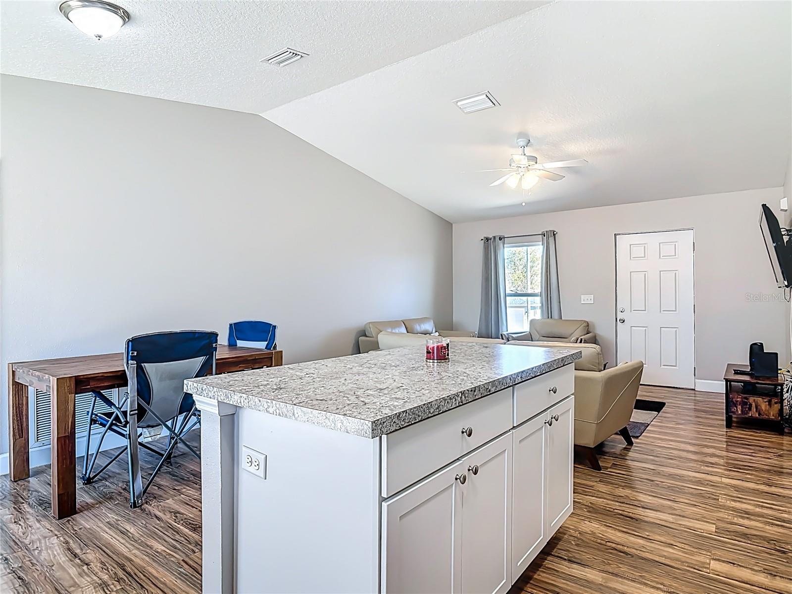 640 CHESTNUT AVE, ORANGE CITY, FL — photo 16
