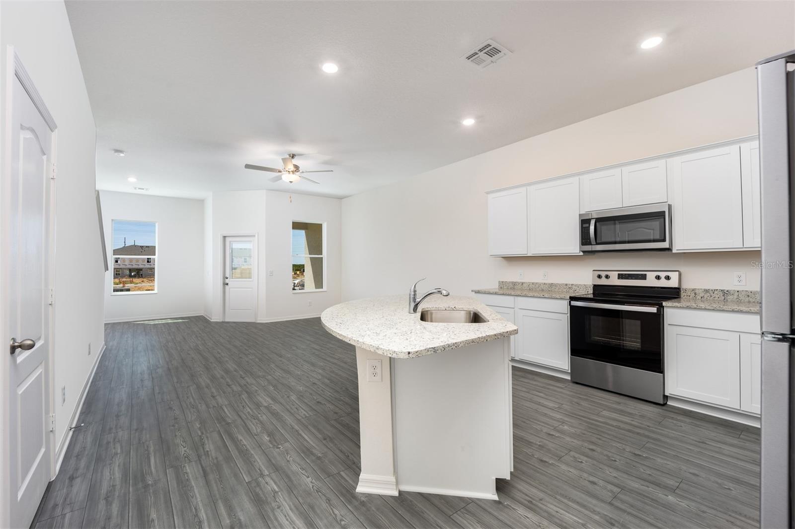 697 POPPY LN, DUNDEE, FL — photo 3