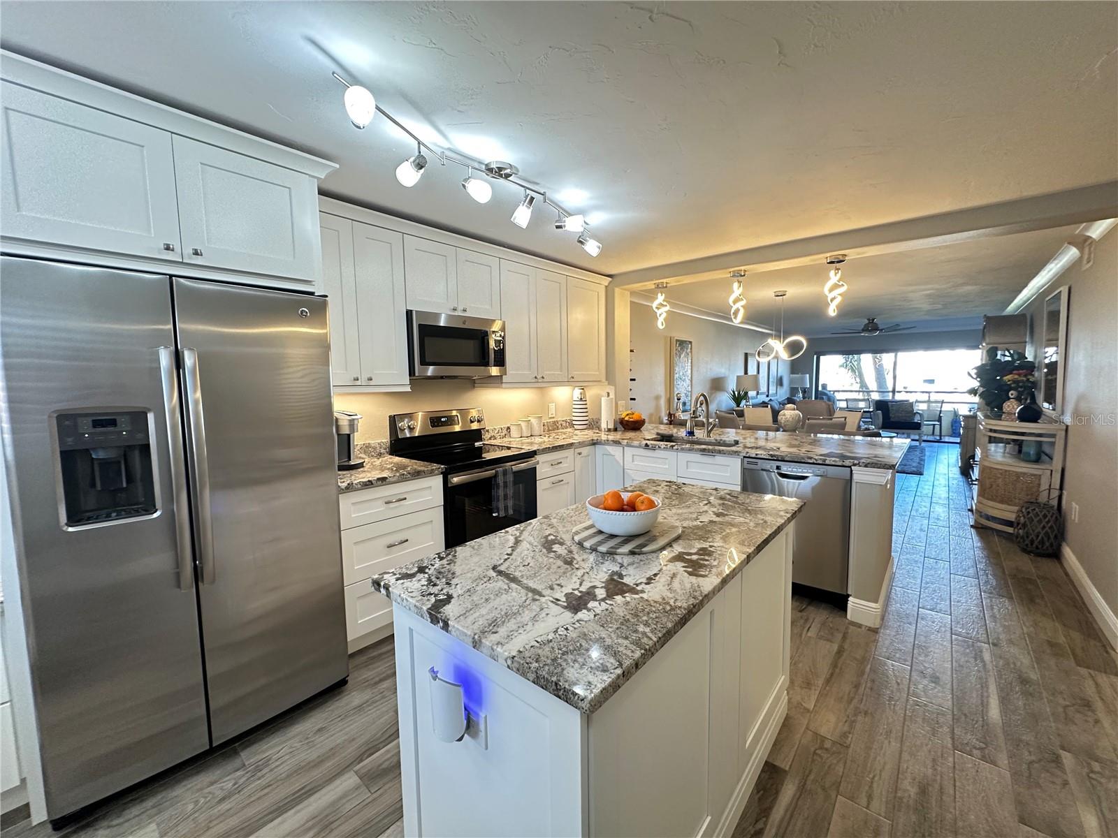 106 1ST ST E #115, ST PETERSBURG, FL — photo 3