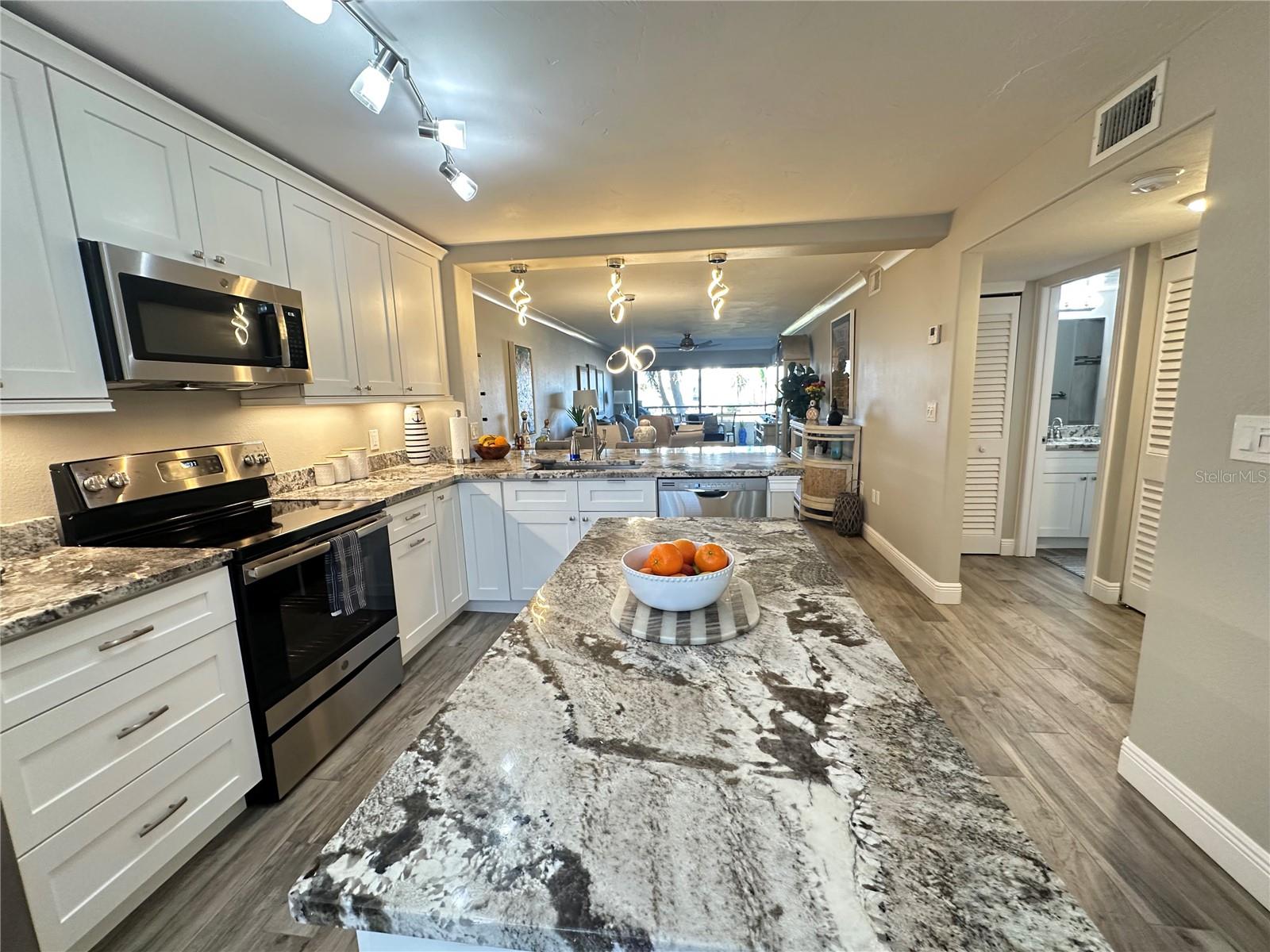 106 1ST ST E #115, ST PETERSBURG, FL — photo 4