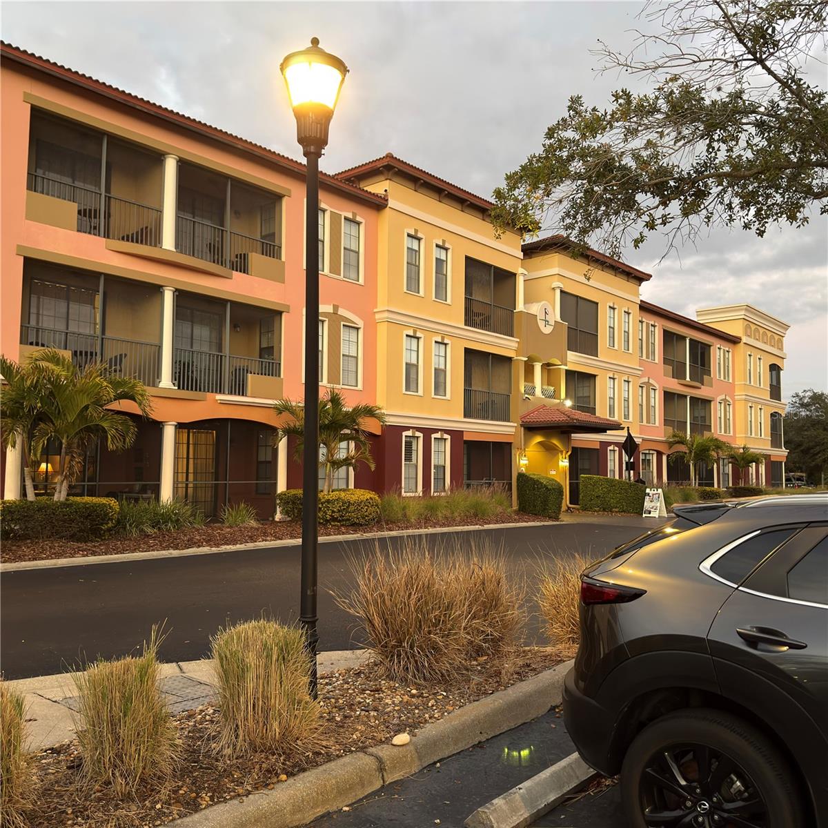 13941 CLUBHOUSE DR #208, TAMPA, FL — photo 2