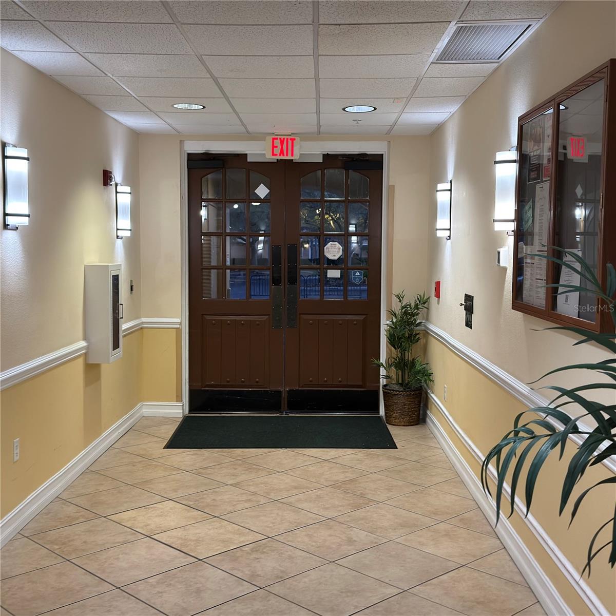 13941 CLUBHOUSE DR #208, TAMPA, FL — photo 5