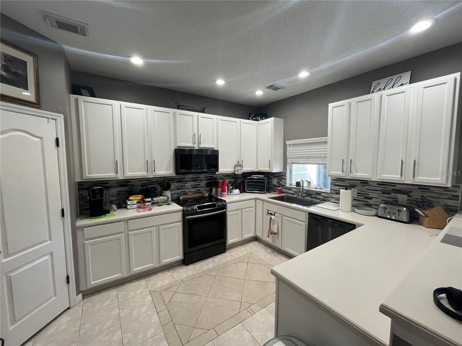 1914 OSWEGO DR, HOLIDAY, FL — photo 12