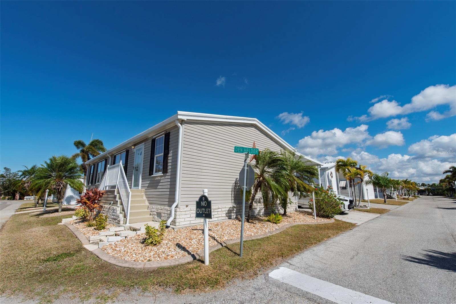 1 DEN HELDER AVE, PUNTA GORDA, FL — photo 2