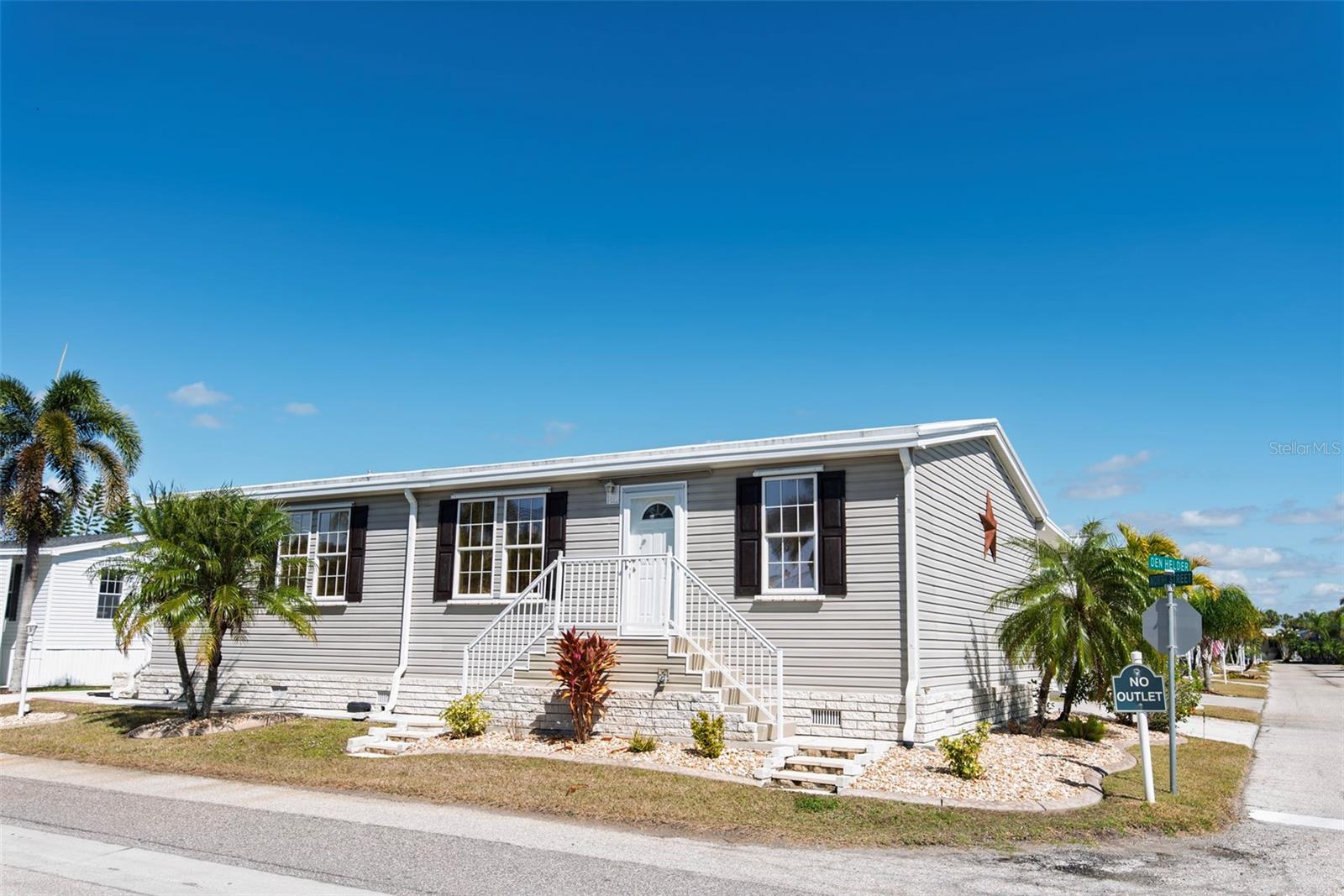 1 DEN HELDER AVE, PUNTA GORDA, FL