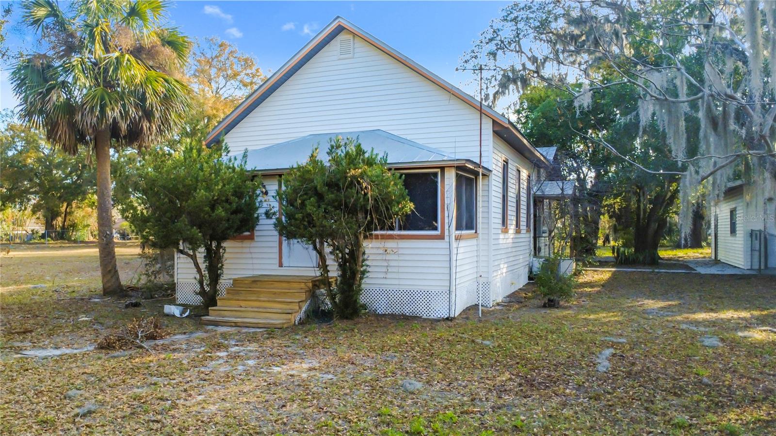 5759 LAKE ST, MOUNT DORA, FL